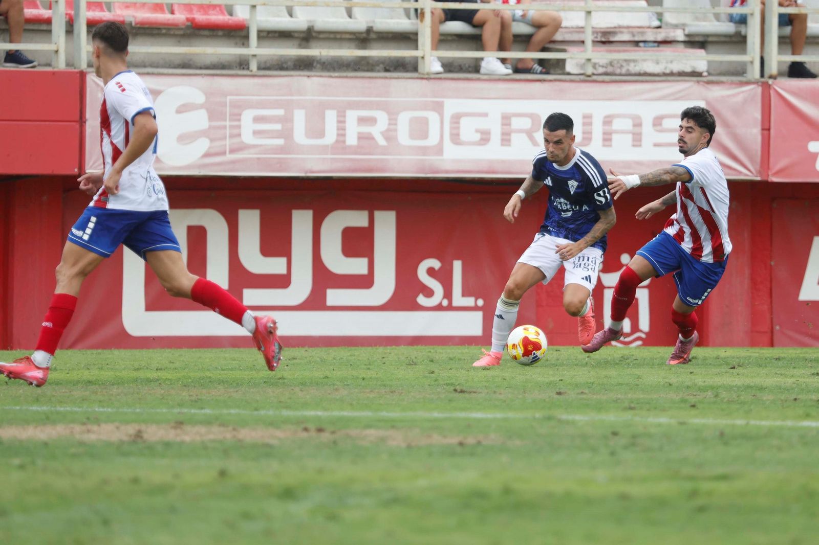 Primera RFEF: Mala jornada malagueña, con derrotas de Torremolinos y Antequera y empate del Marbella