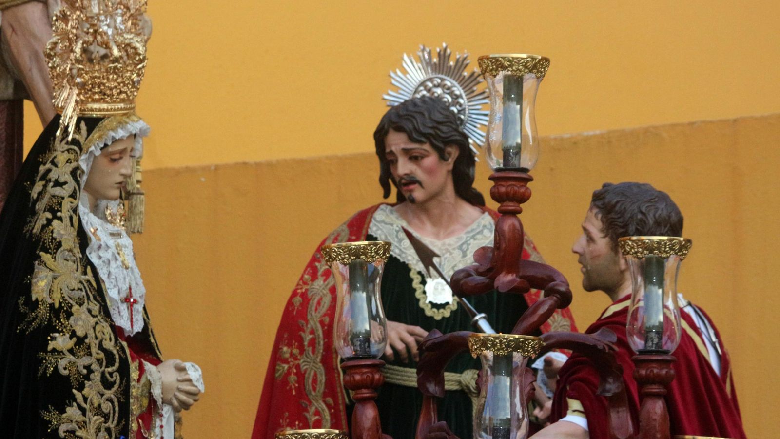 Fotogalería: La salida extraordinaria de la Vera-Cruz de Puerto Real en su 475 aniversario