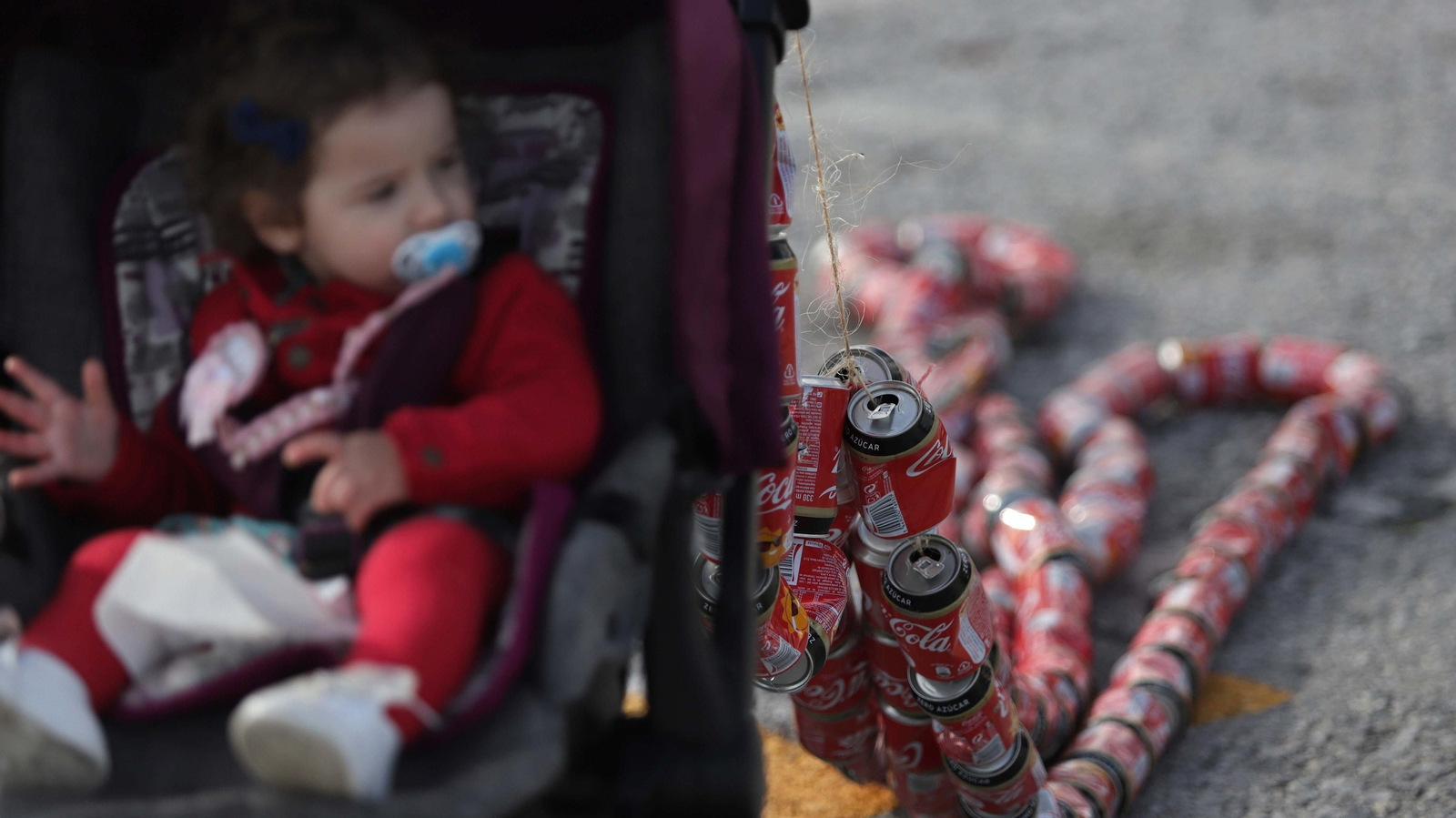 Imágenes del arrastre de latas en Algeciras