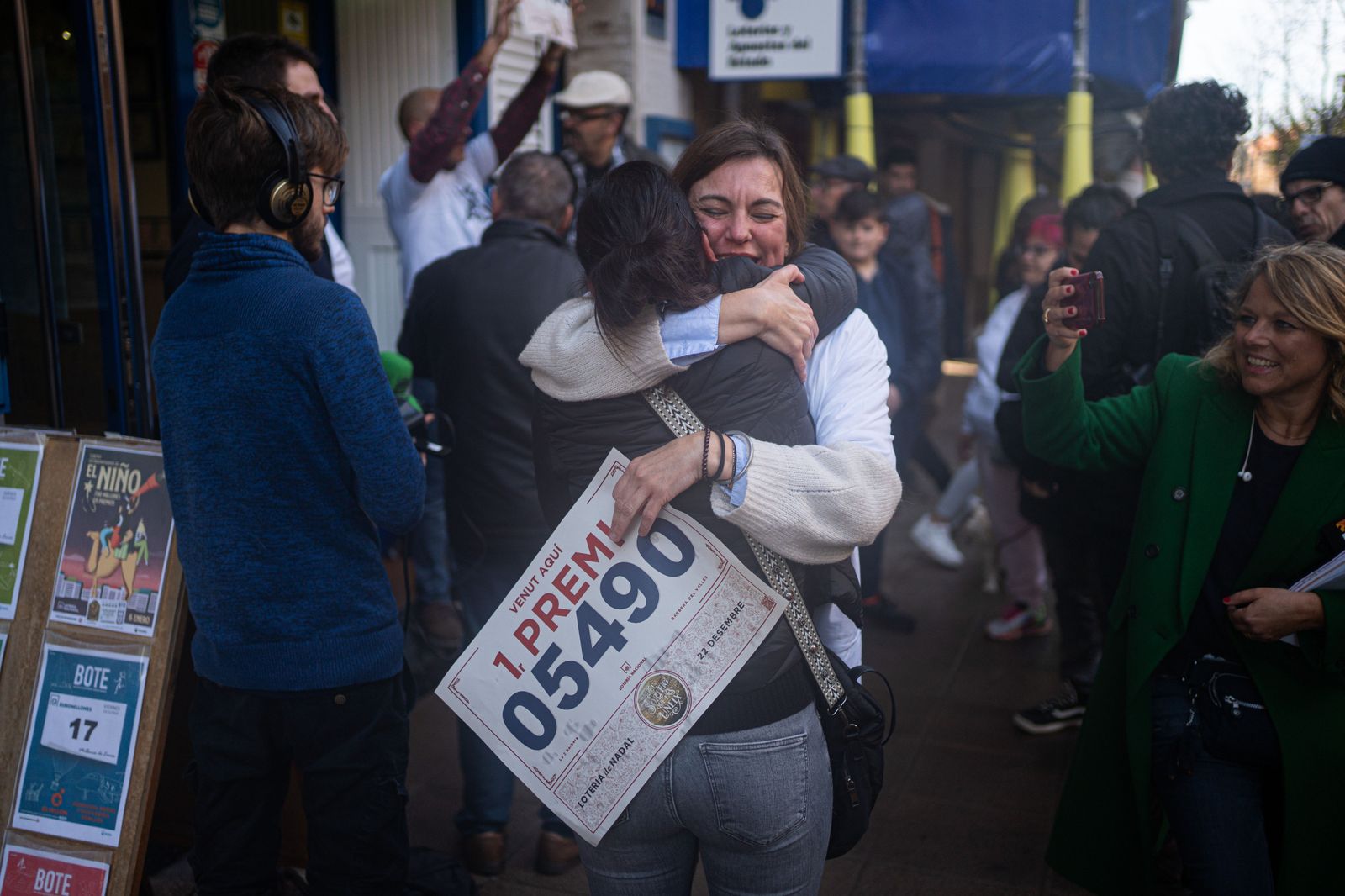 Celebraciones de los premiados con la Lotería de Navidad en España