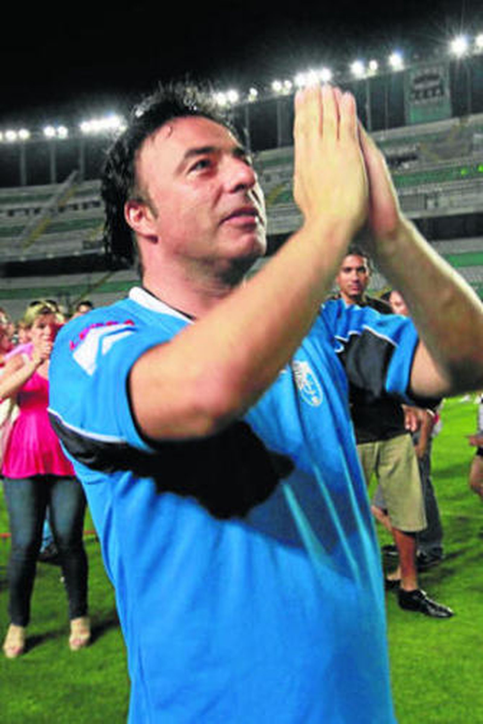 Quique Pina agracede el apoyo de la afición que fue a Elche.