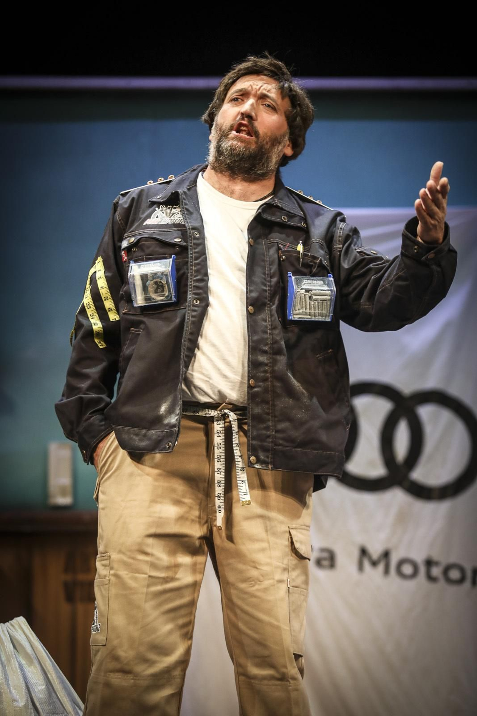 Cuarteto Vida y obra de Juan Carlos I, Bajo D