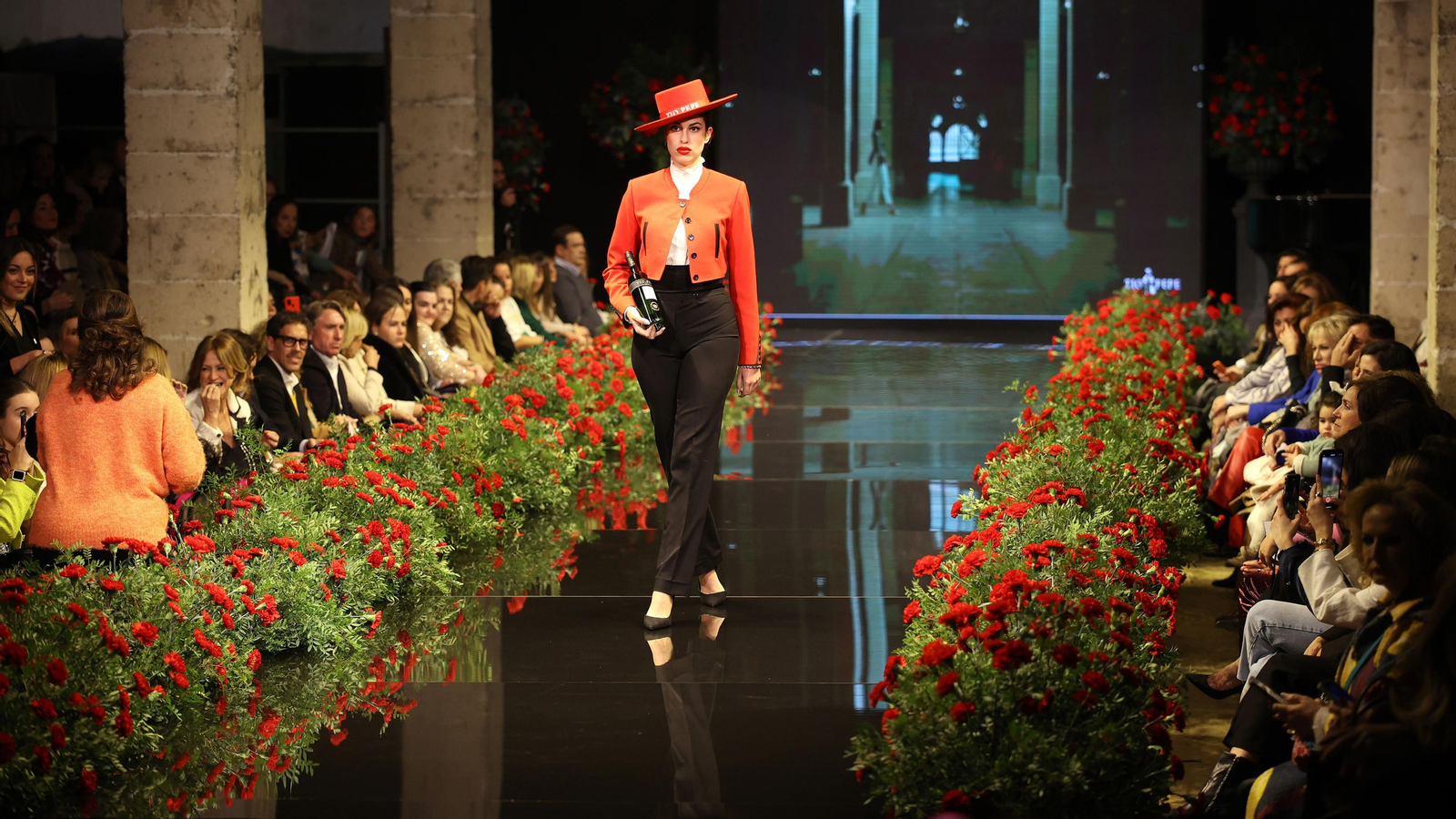 Desfile de Amparo Maciá en la Pasarela Flamenca Jerez Tio Pepe 2023