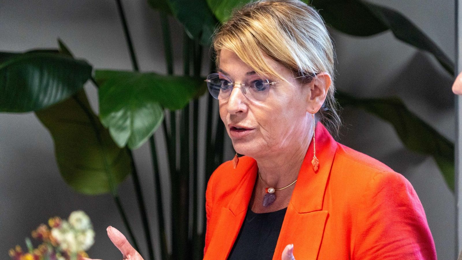 La alcaldesa de Huelva, Pilar Miranda, durante una intervención.