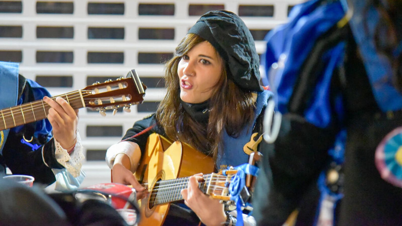 Actuación de una Tuna durante la IV edición del certamen