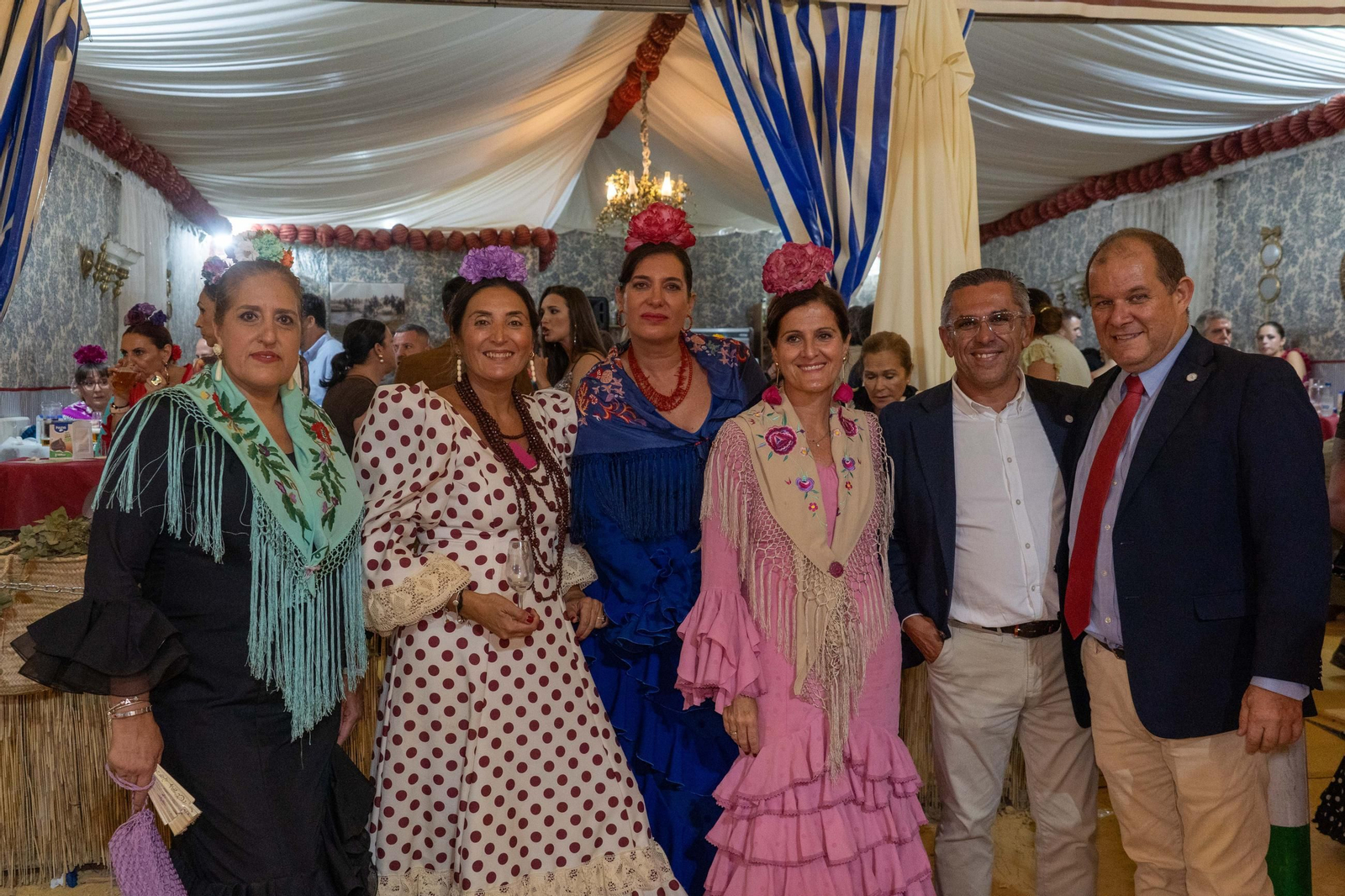 Imágenes del ambiente del ambiente de la noche del domingo en la Feria de Otoño y del Caballo 2025 de Huelva