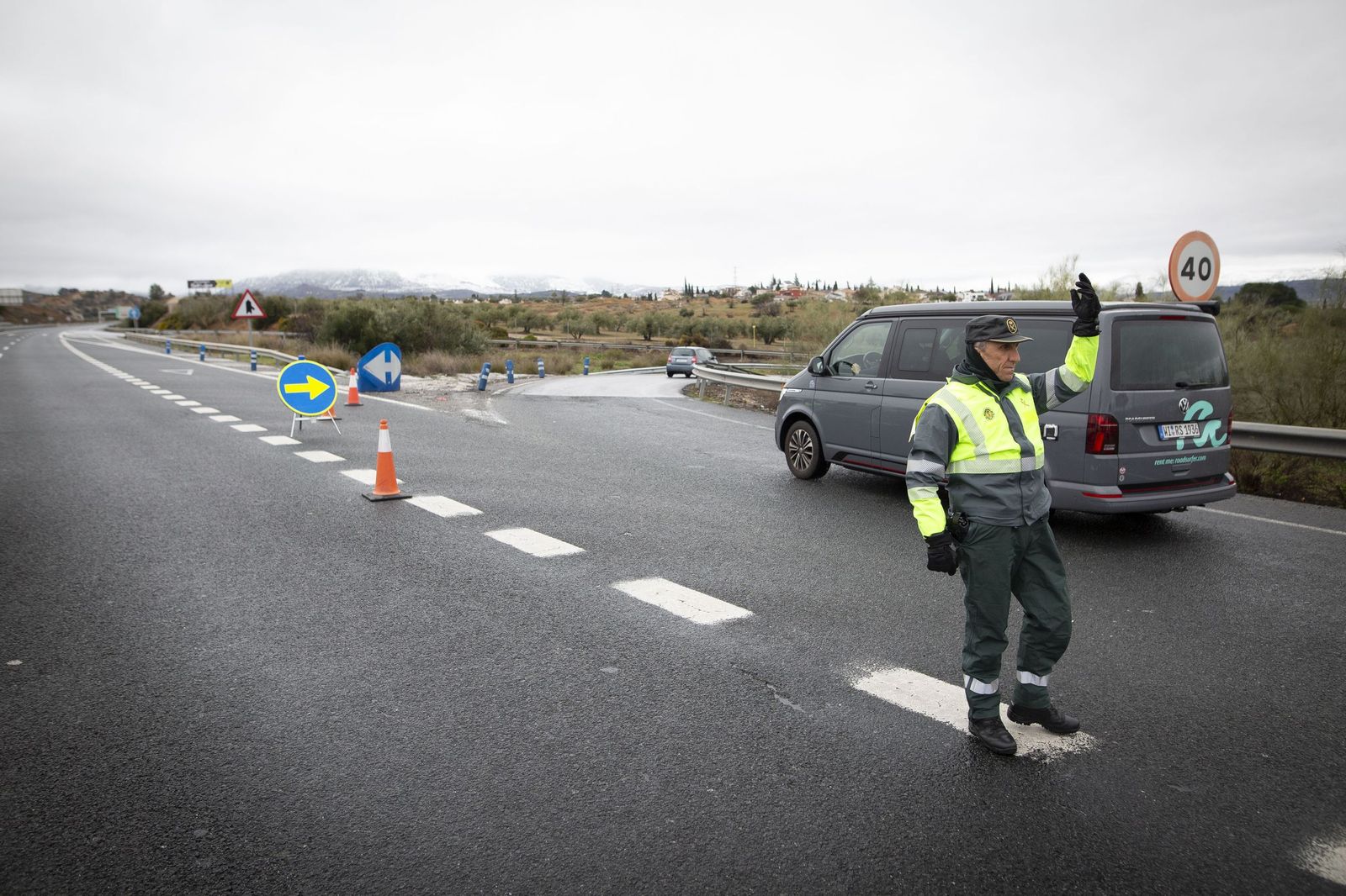 Las imágenes de la nevada sorpresa caída este lunes en Granada