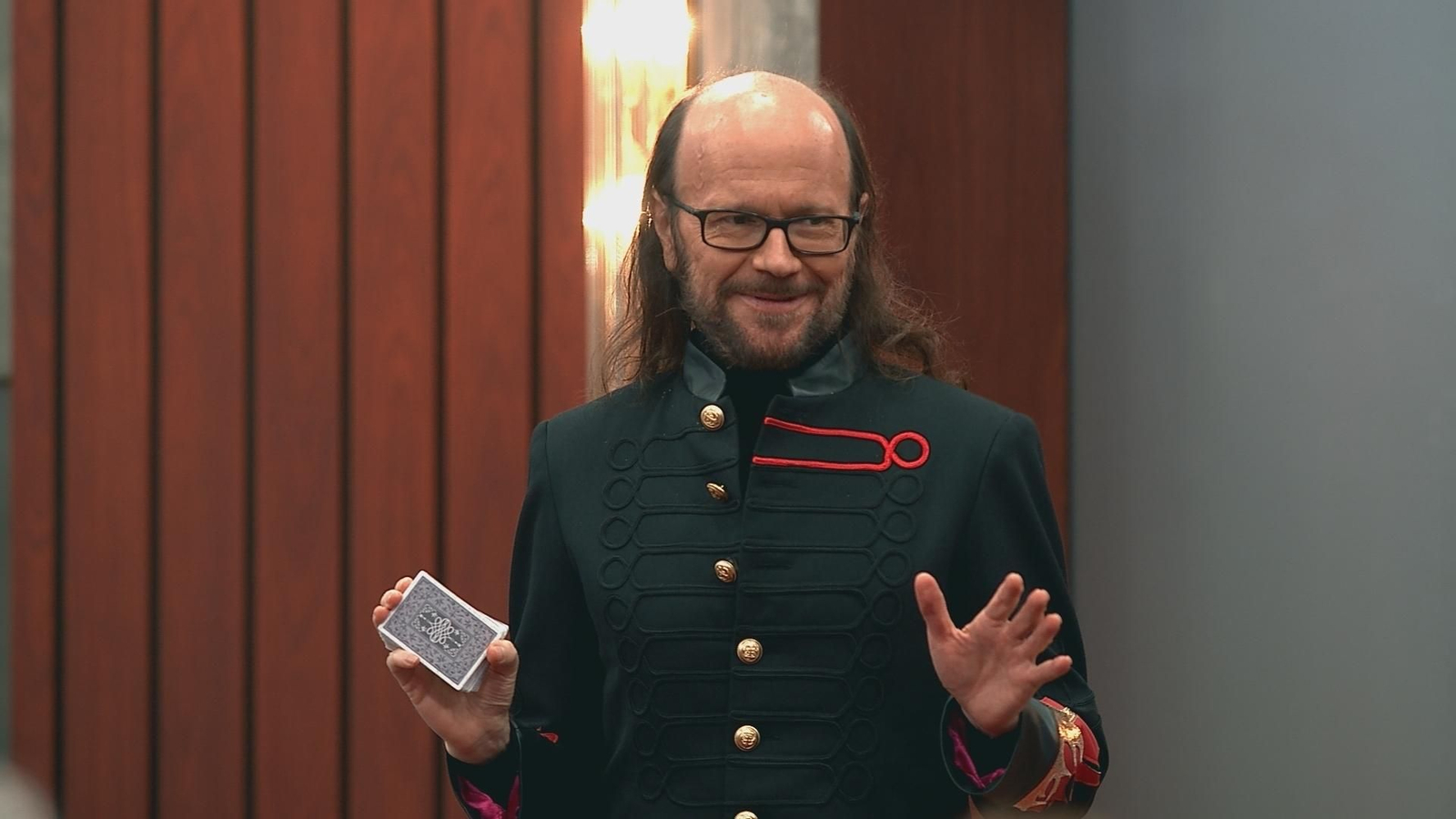 Santiago Segura, jefe dando indicaciones en 'LOL'