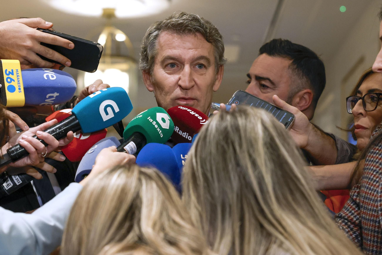 Feijóo afirma que Mazón tendrá que responder "todas las preguntas" sobre el día de la dana.