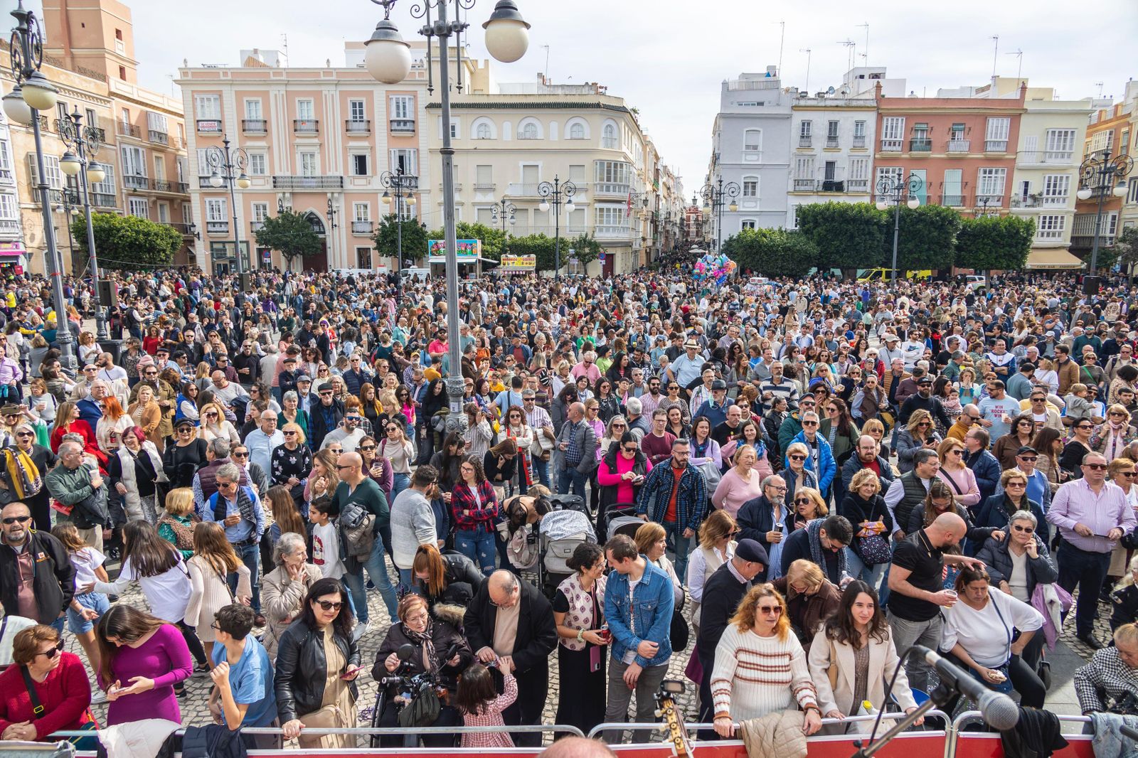 Todas las imágenes de la Ostionada en la plaza de San Antonio