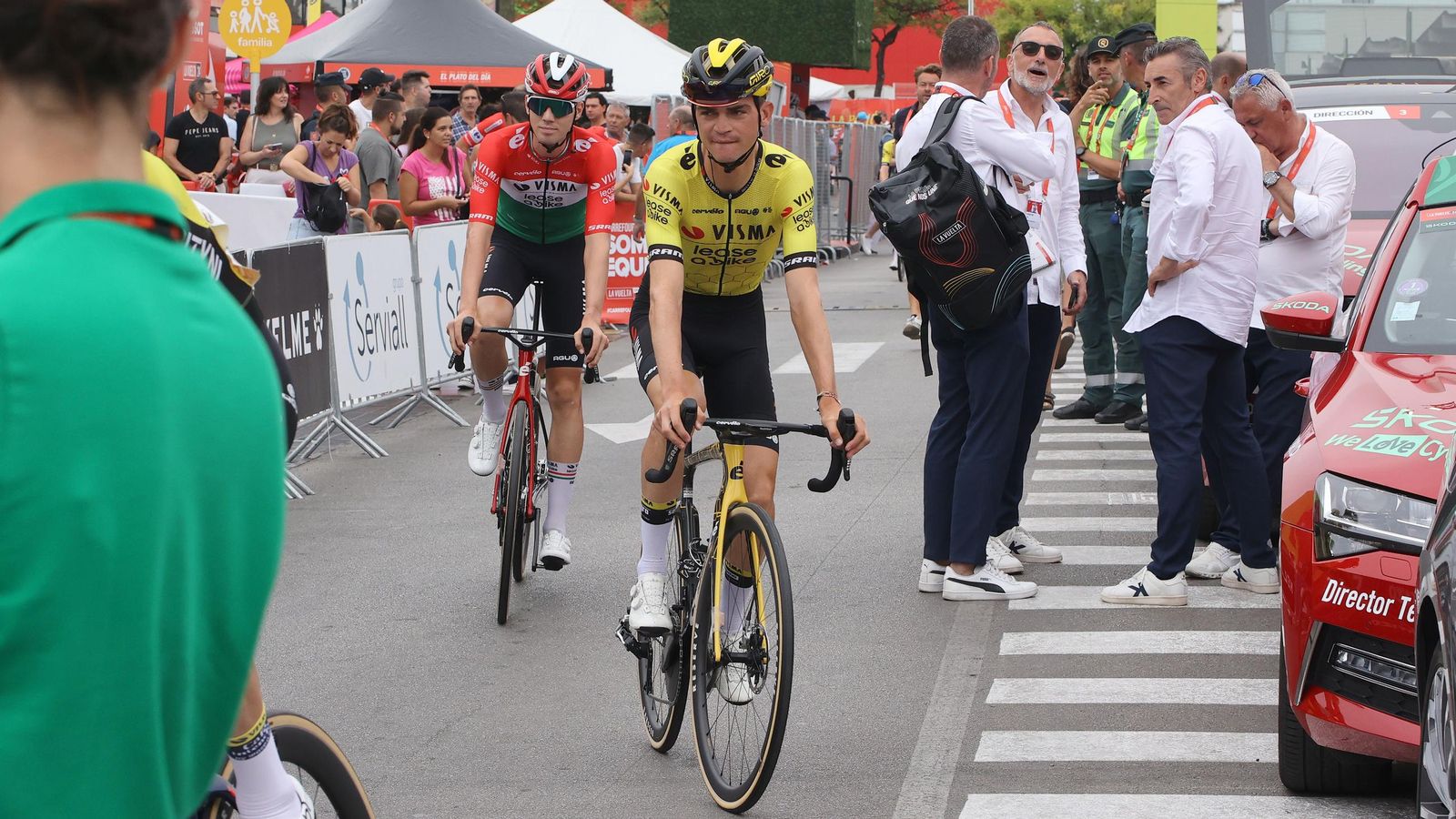 Así fue la salida de la Vuelta España desde Carrefour Sur en Jerez