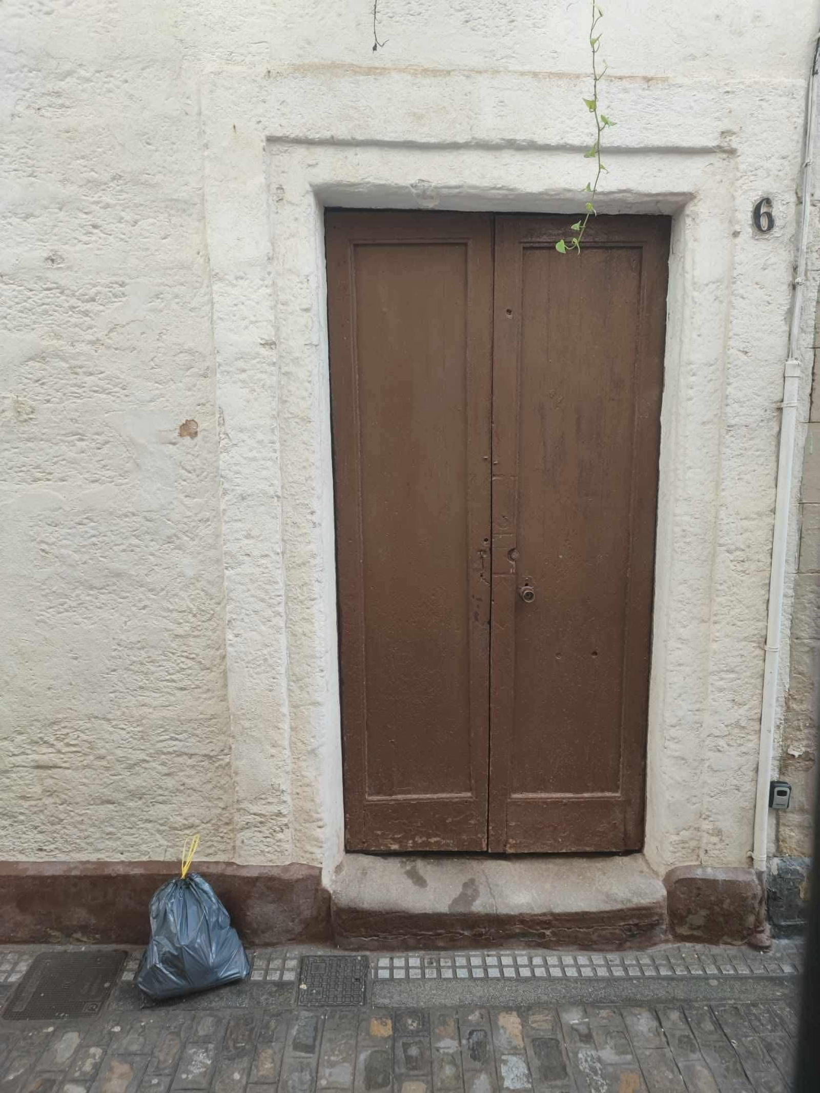 ¿Dónde está la policía secreta de Bruno?