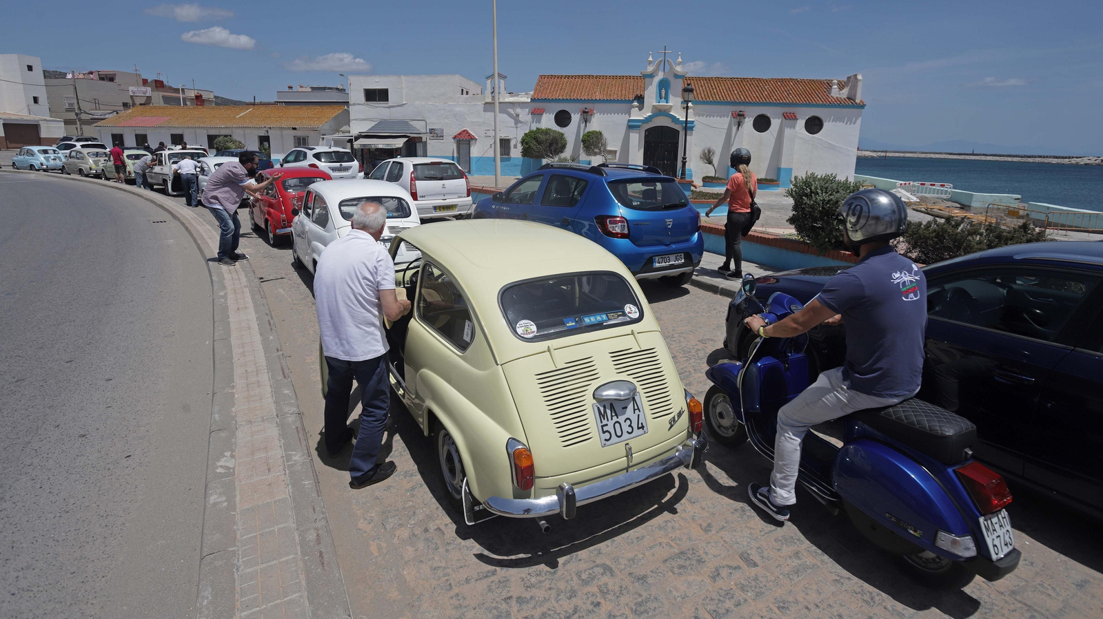 Fotos de la concentración de coches clásicos en La Línea