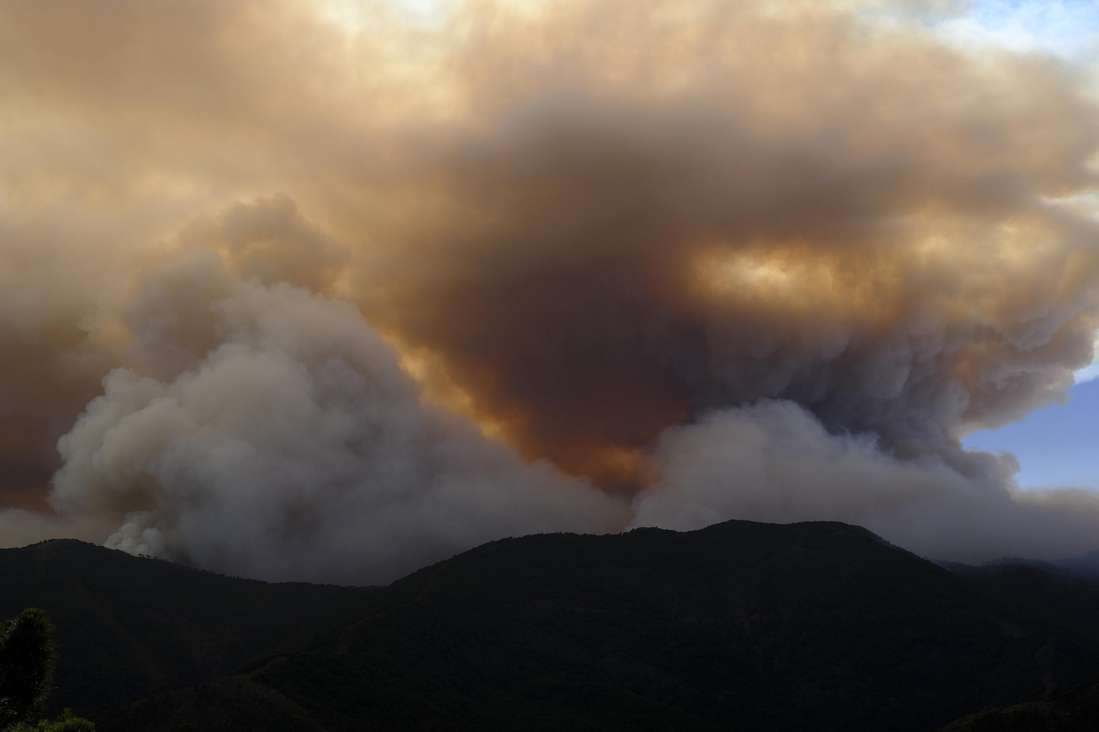Las fotos de la evolución del incendio de Sierra Bermeja
