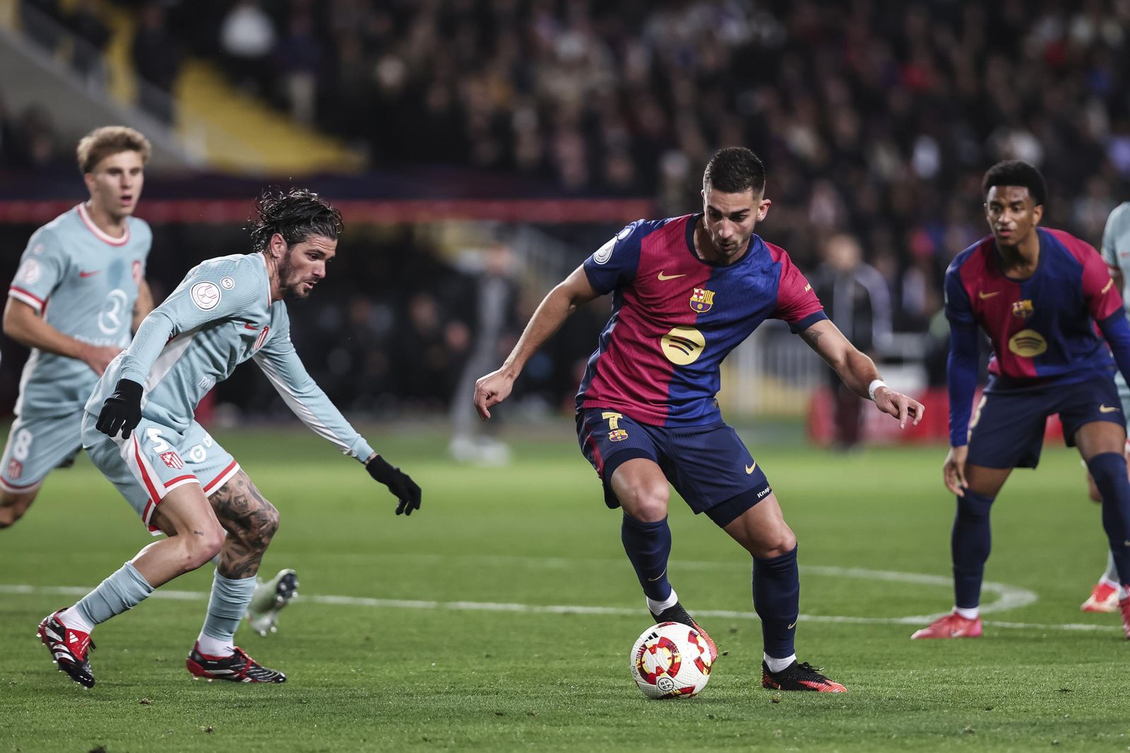 Las fotos del espectacular Barcelona - Atlético de Madrid