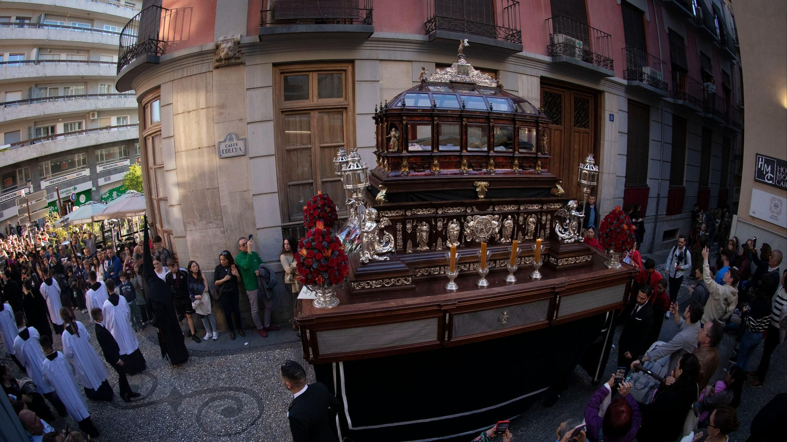 Cristo Yacente de Granada por la calle Colcha, Semana Santa 2025