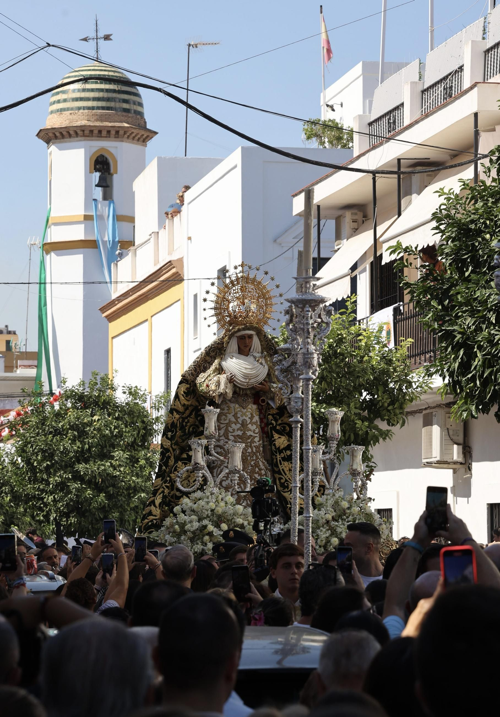 Fotos de la Misión de la Esperanza de Triana: del Tiro de Línea a las Letanías