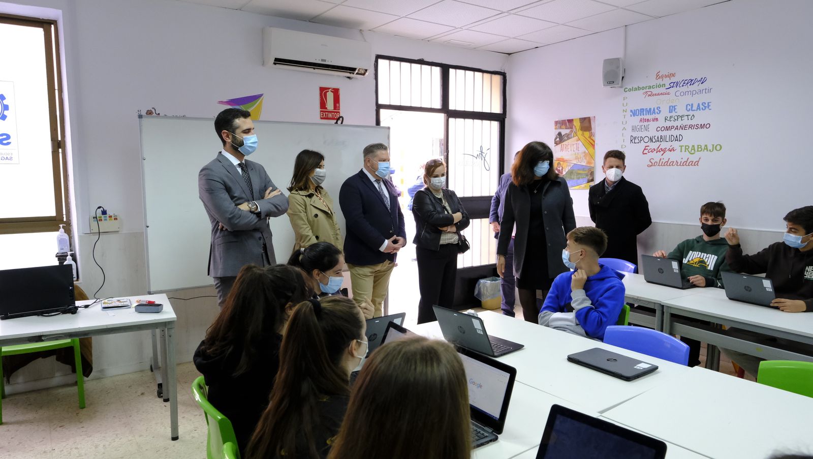 Imágenes de la visita del Alcalde de Almería al Colegio La Safa, por su 75 aniversario.