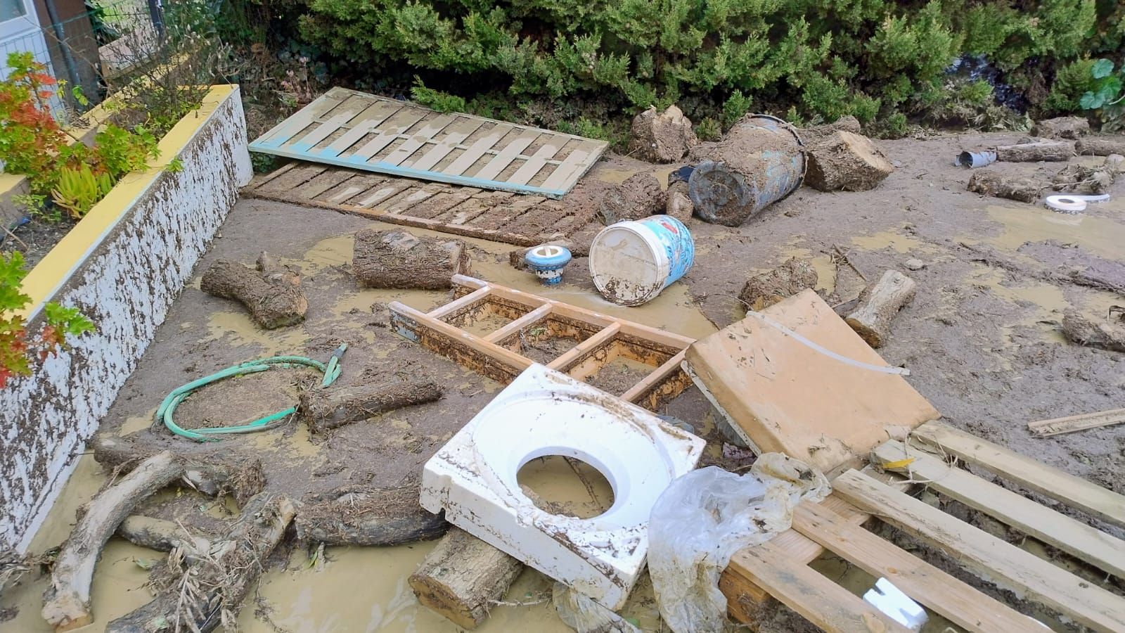 Una de las viviendas anegadas en el Puente La Sierra.