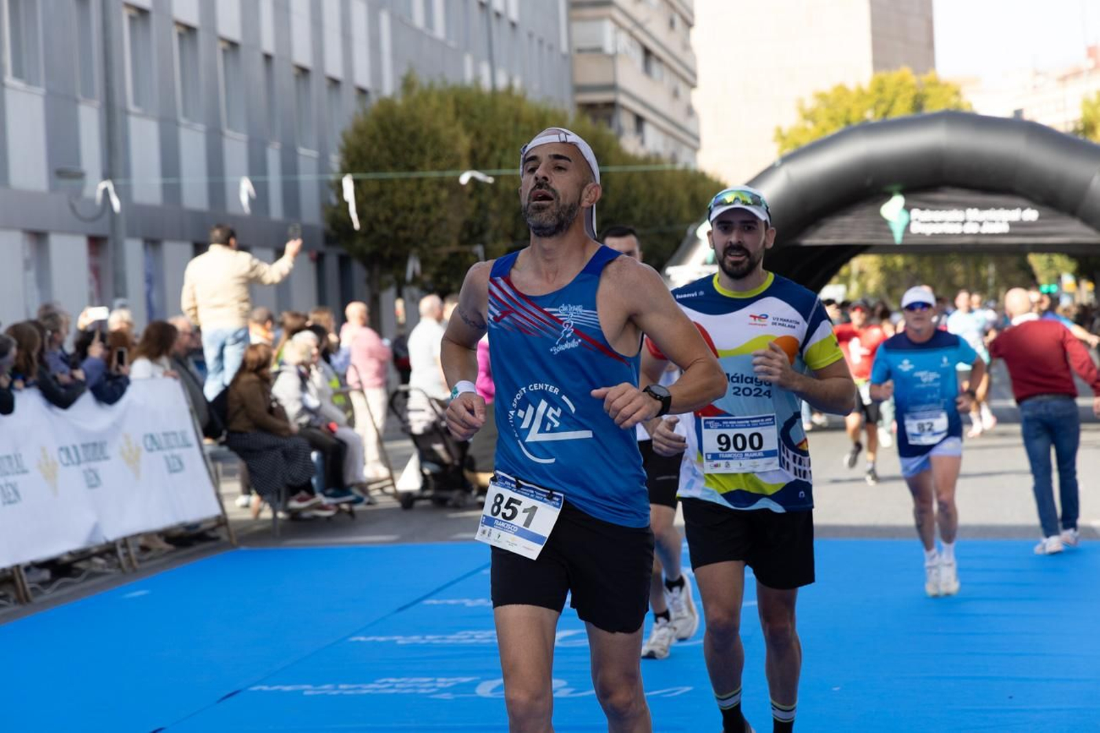En imágenes: multitudinaria e histórica XXIX Media Maratón 'Ciudad de Jaén' y 10k en memoria de Paco Manzaneda