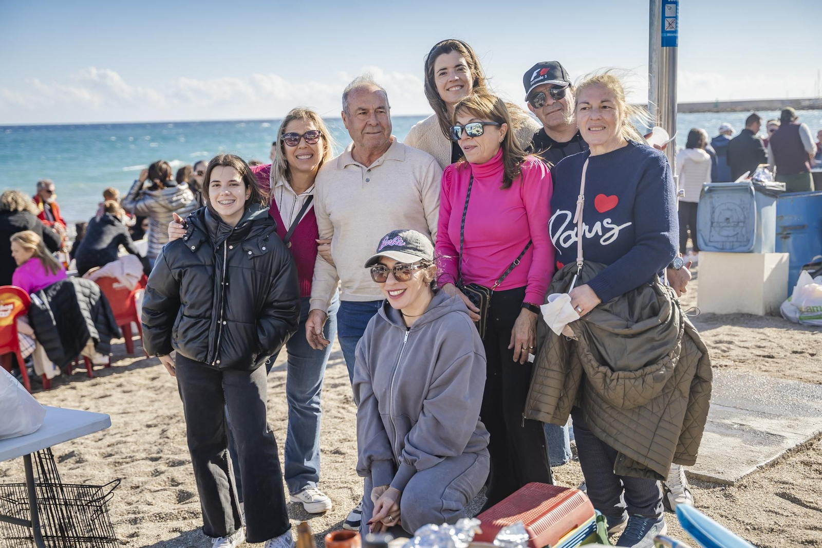 Miles de personas despiden el año 2024 en Las Moragas de Roquetas, en imágenes