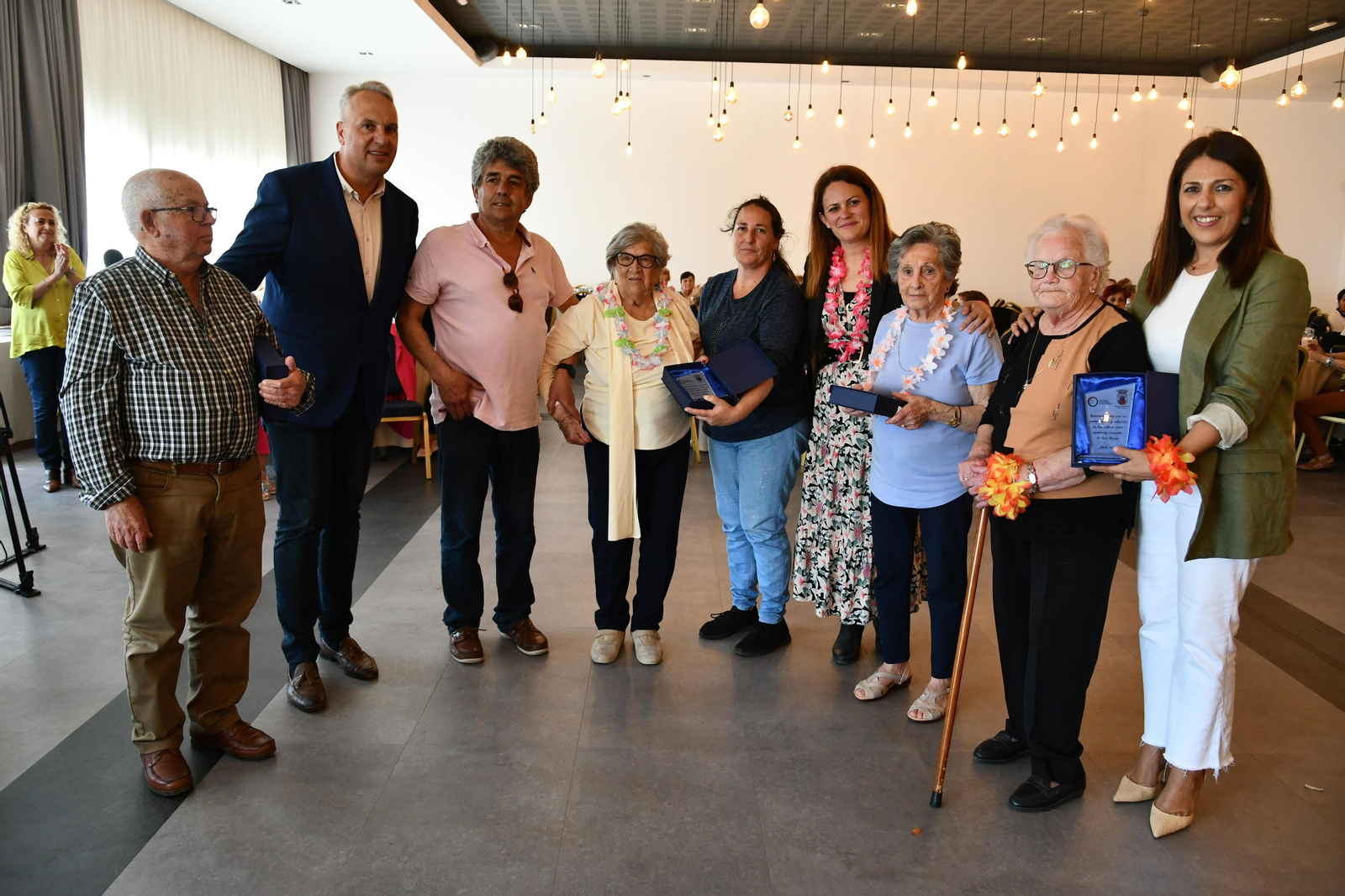 Carmen Piña, en el centro, en el homenaje recibido el pasado mes de abril
