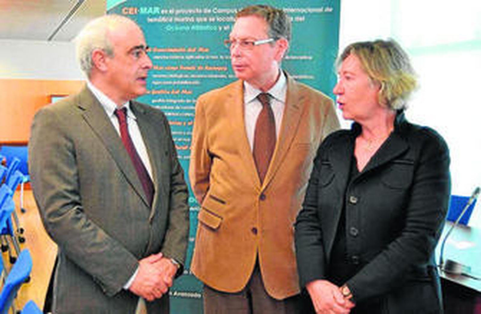 Fidel Echevarría, coordinador general del Ceimar, junto a Javier de las Nieves y Sagrario Salaberri.