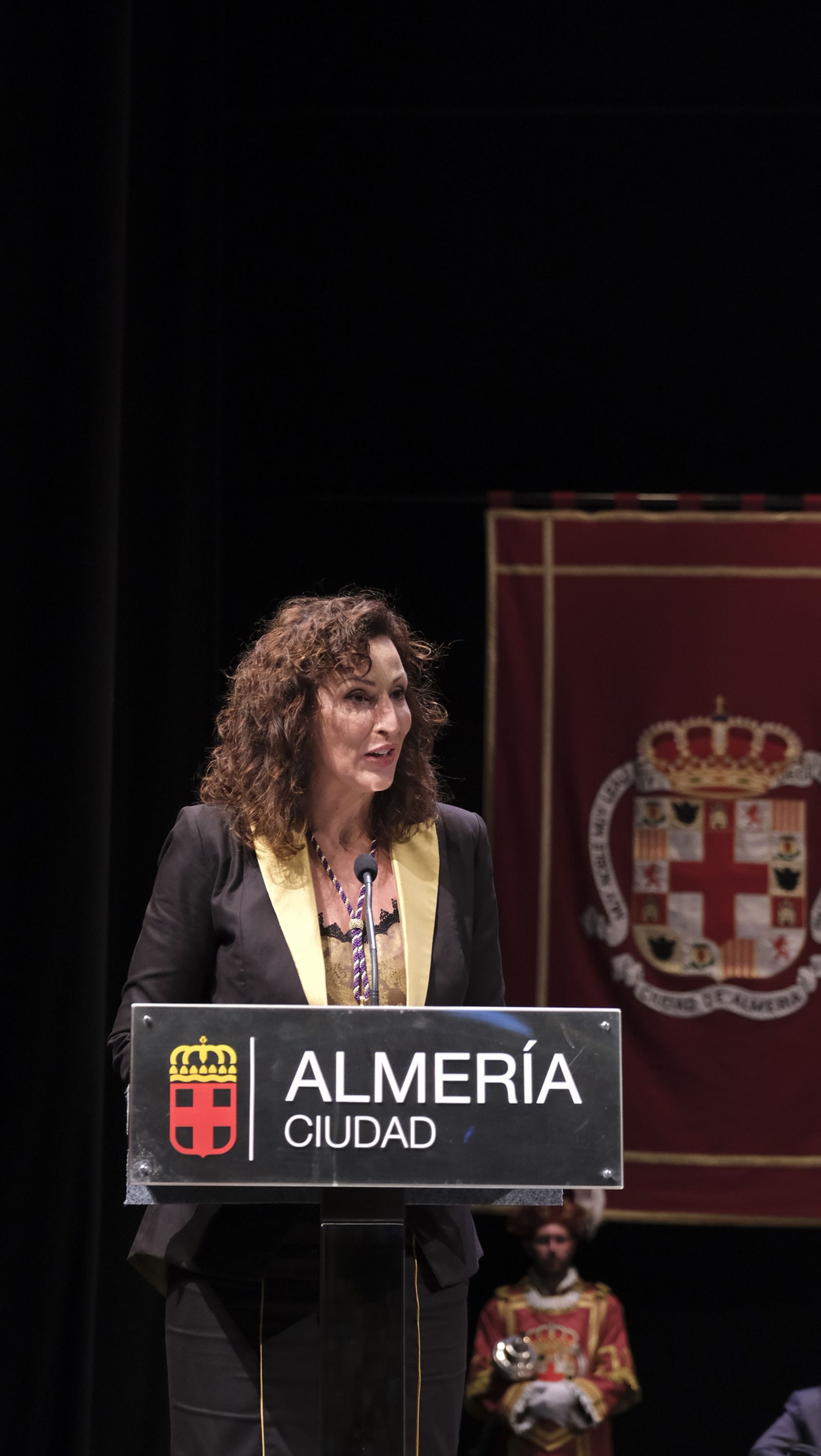 Imágenes de la investidura como Alcaldesa de Almería, de María del Mar Vázquez Agüero