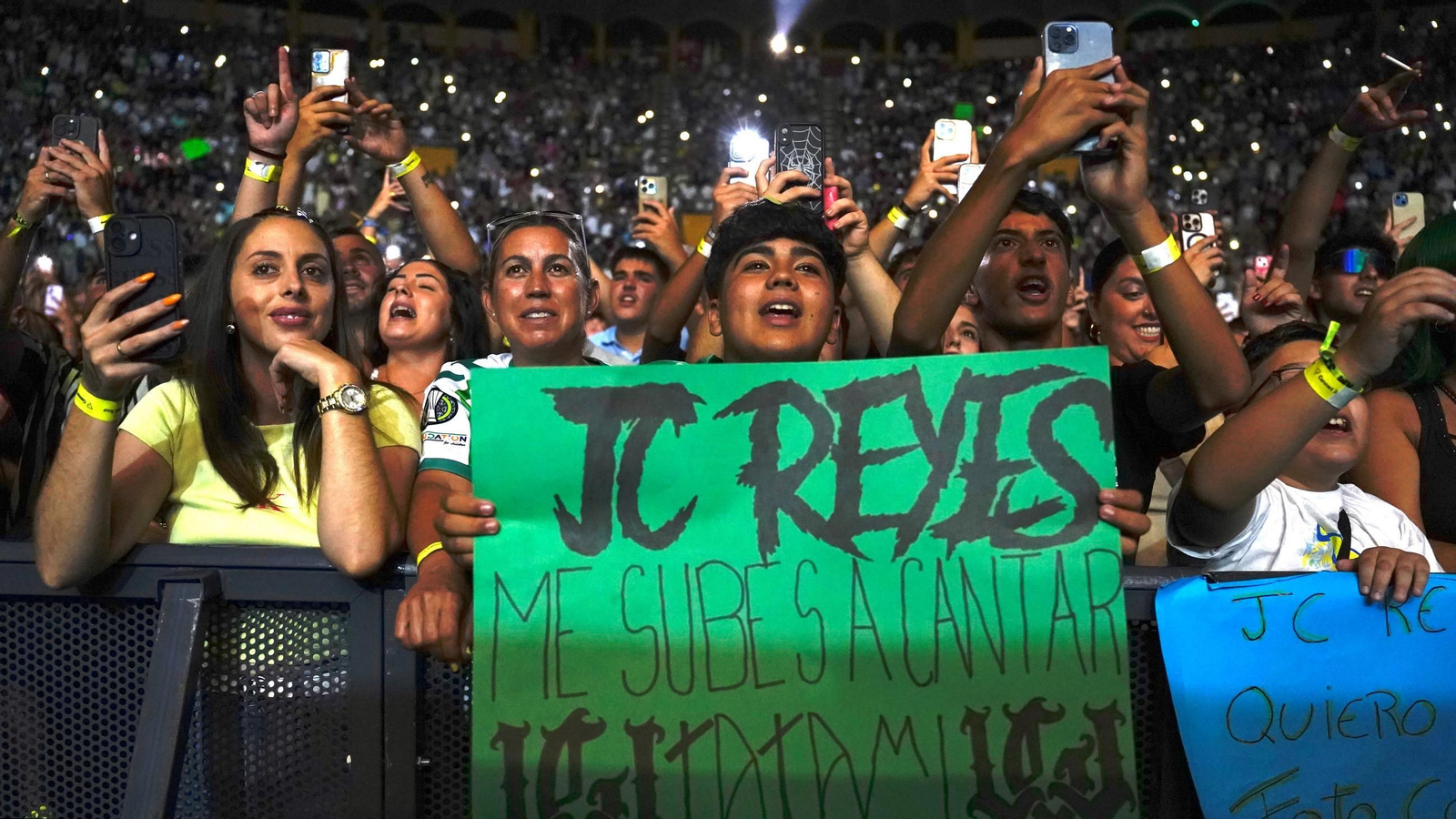 El concierto de JC Reyes en el Cabaret Festival de Algeciras, en imágenes