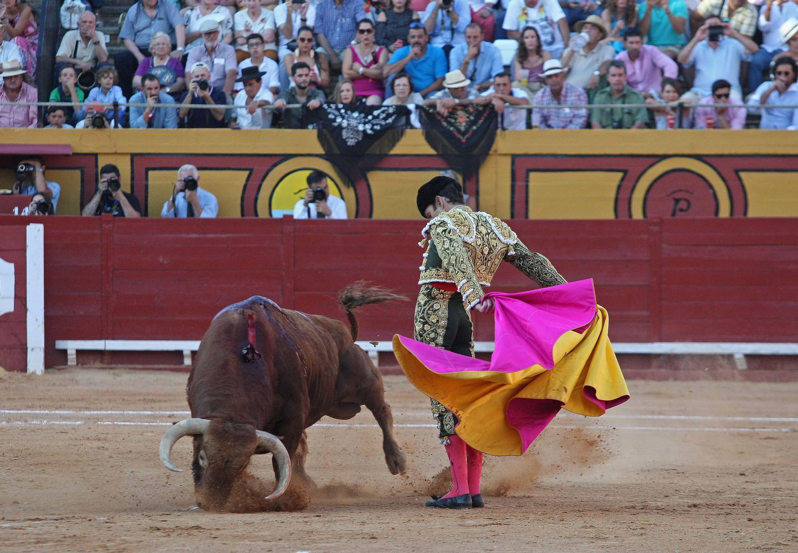 Las imágenes de la reaparición de José Tomás en Algeciras
