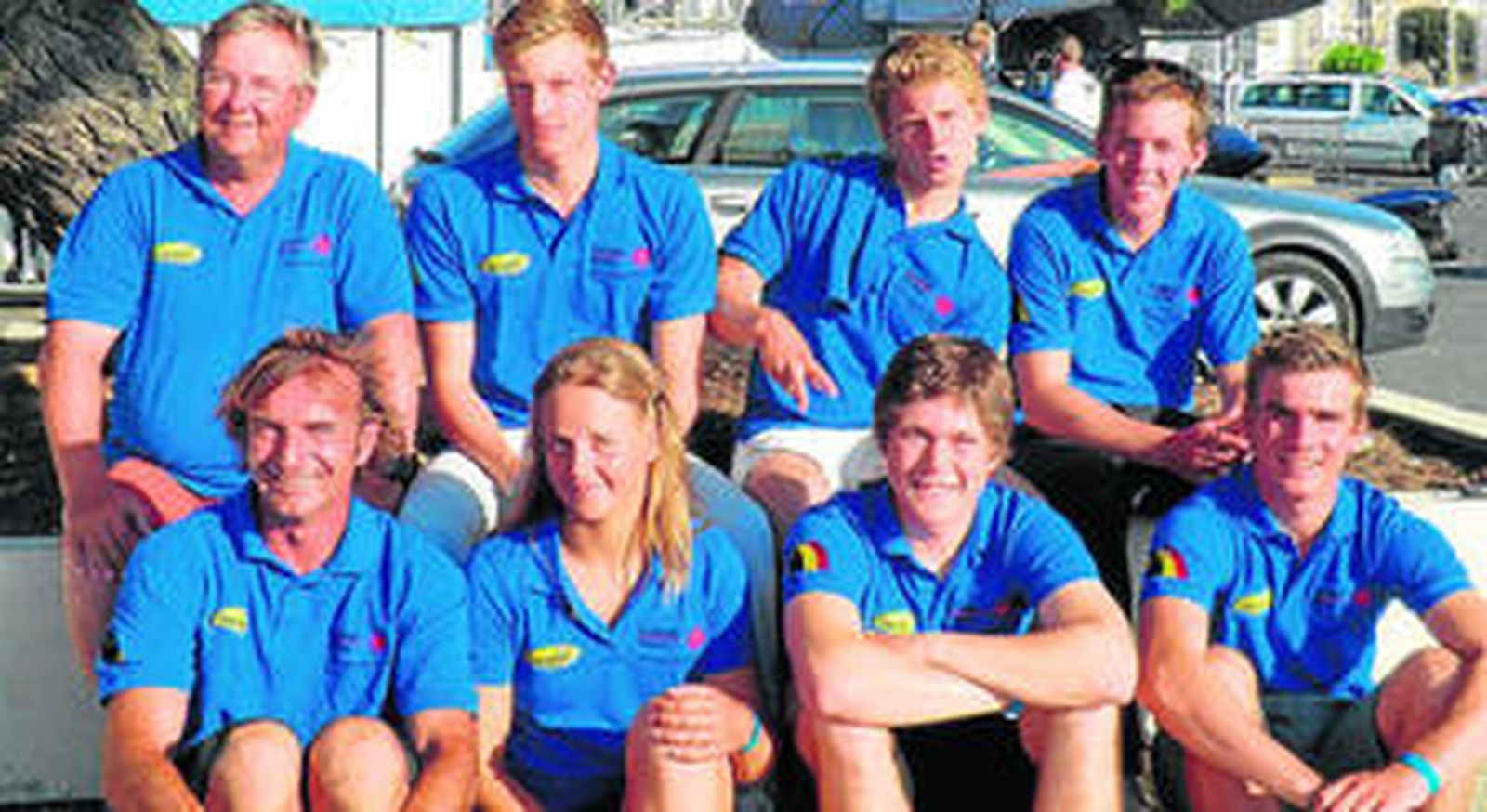 Garrote (abajo, izquierda), Van Acker (a su derecha) y el entrenador Van Bladel (arriba), con uno de los grupos.