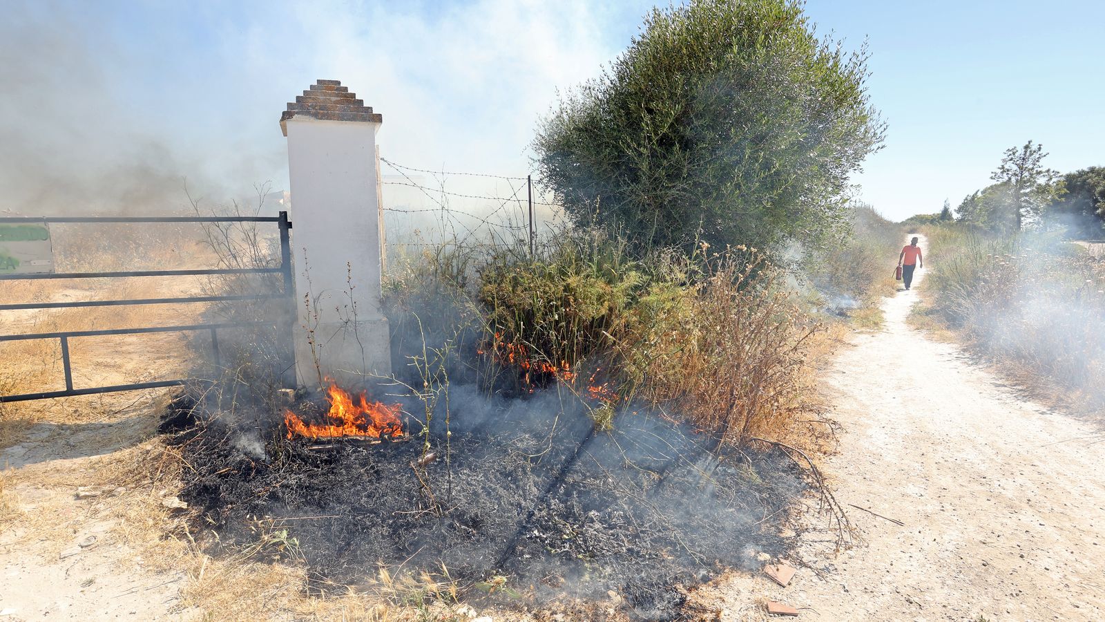 Incendio de pastos por la zona de Hogar Siloé