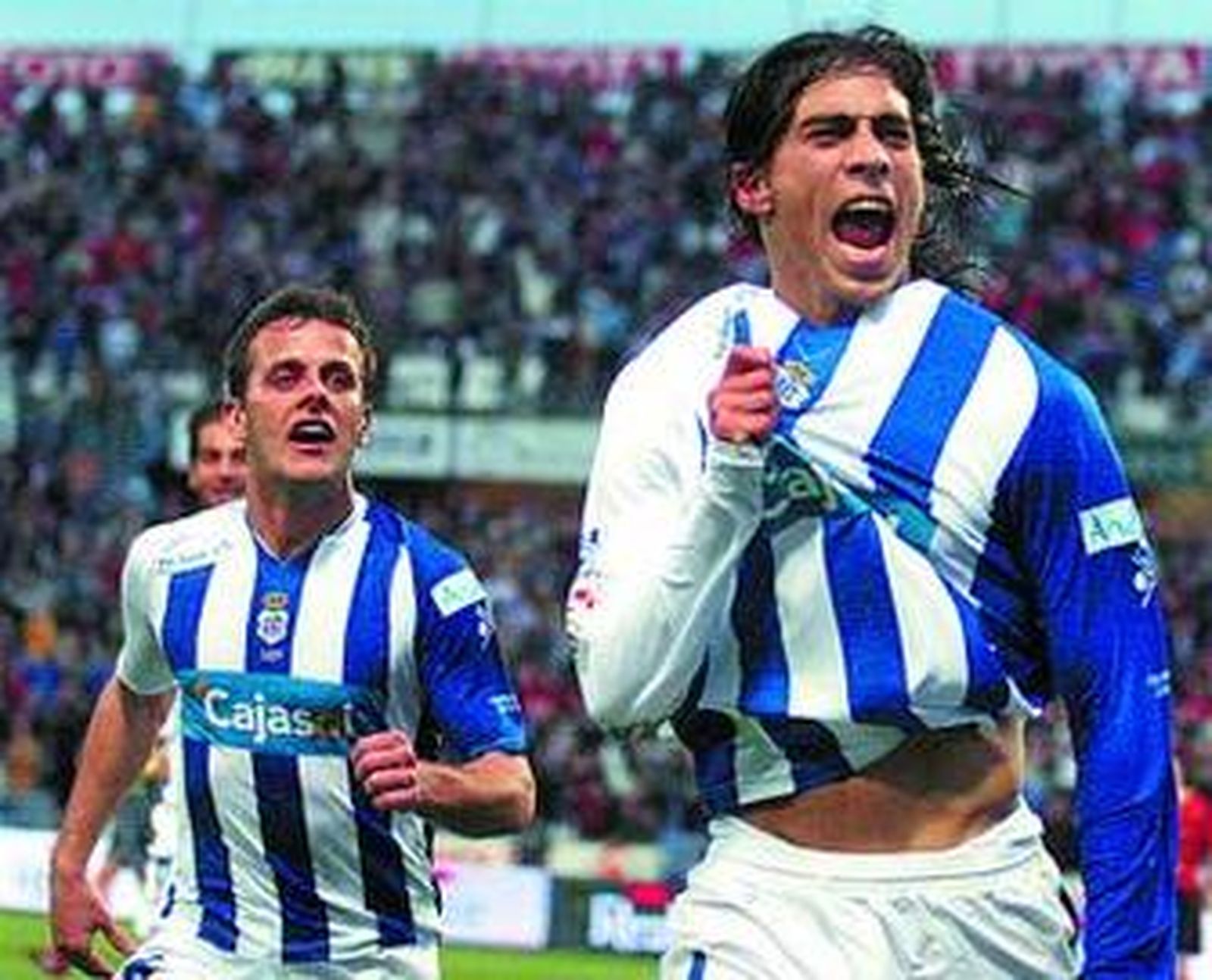 Jugadores del Recreativo de Huelva celebran un gol.