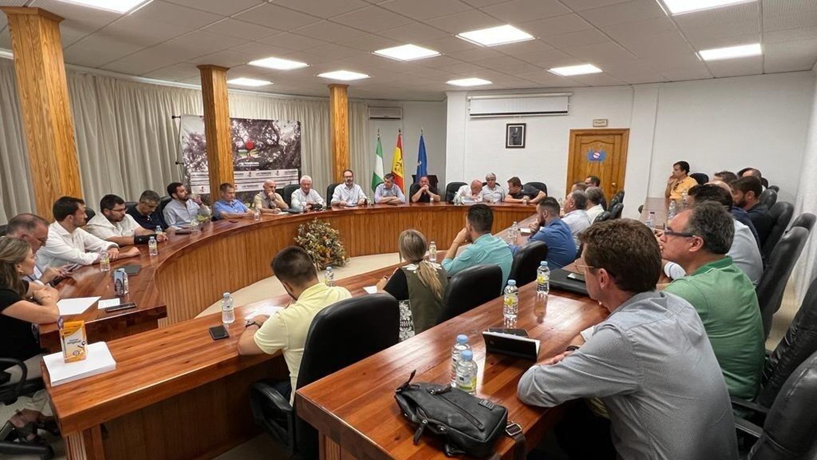 Reunión de los alcaldes afectados en Alcaracejos.