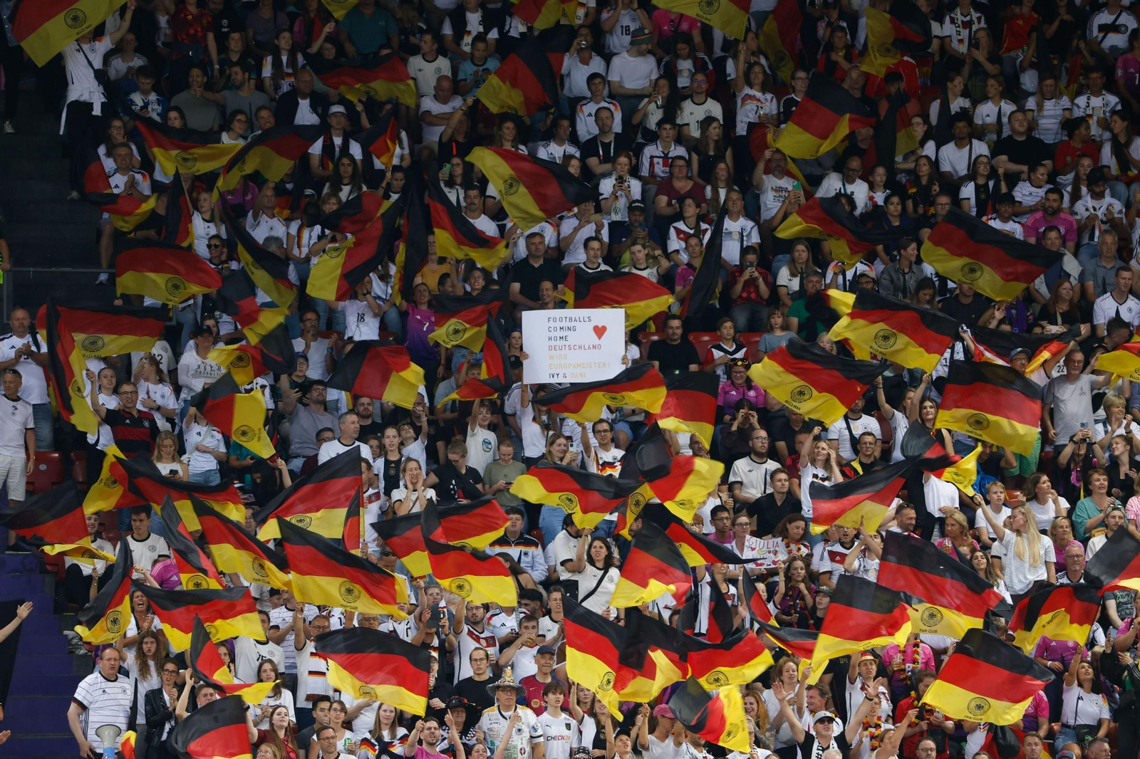 Las mejores imágenes de la semifinal Alemania - España de la Eurocopa femenina