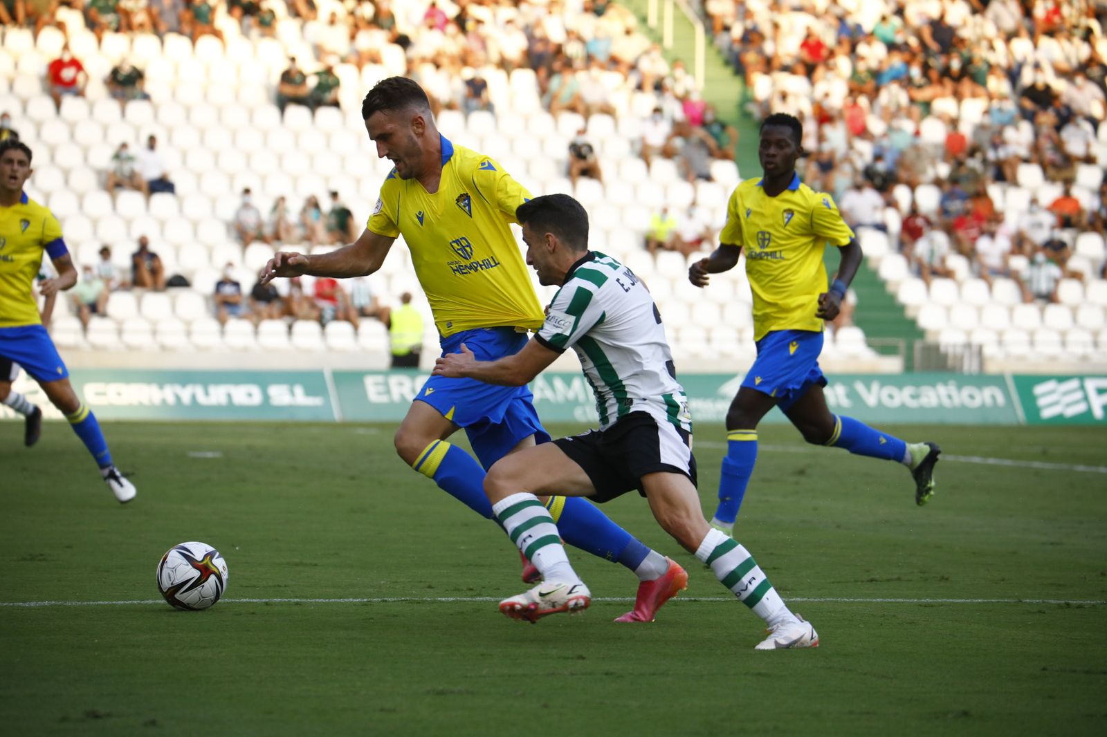 La victoria del Córdoba CF ante el Cádiz B, en imágenes