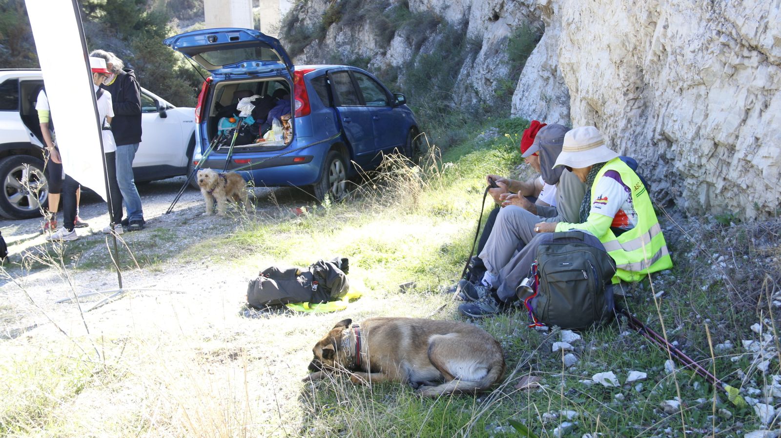 Cientos de personas participan en la marcha de la Desbandá