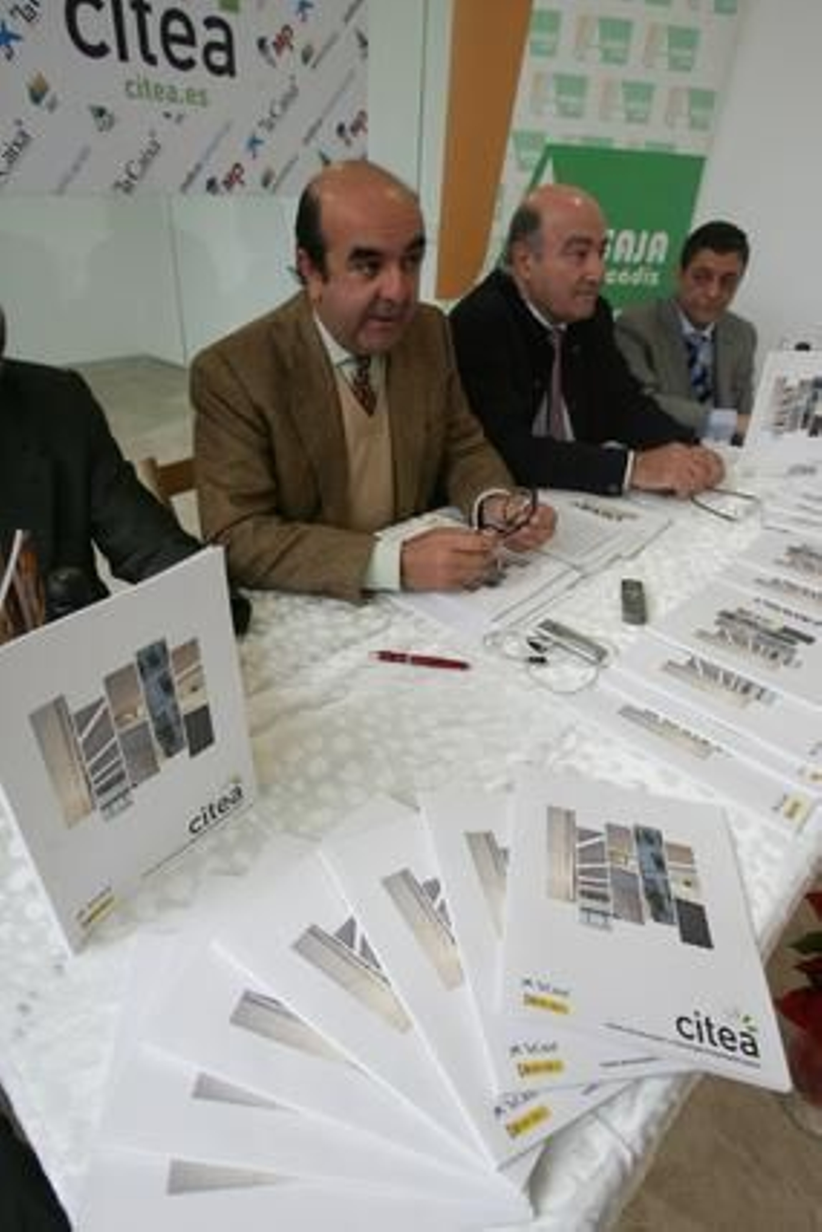 Asaja edita una nueva revista que retrata la historia del recién inaugurado Centro de Innovación y Tecnología Empresarial Agraria

Foto: Pascual