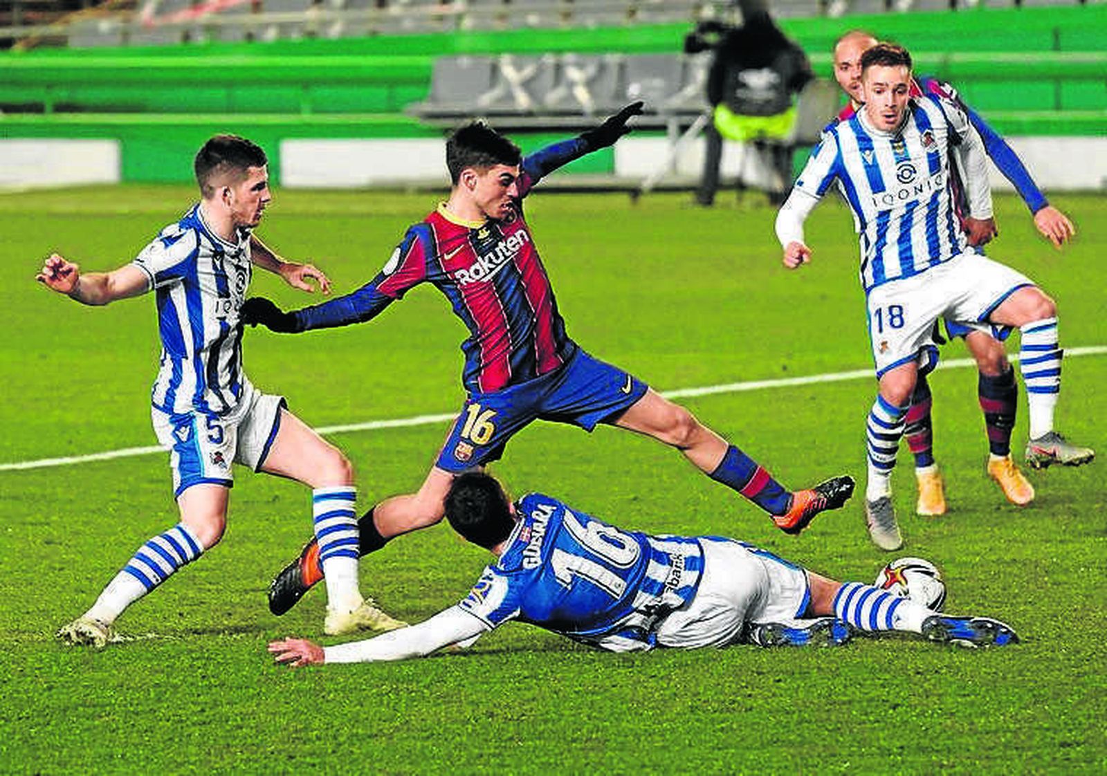 El Barcelona ante la Real Sociedad en Córdoba.