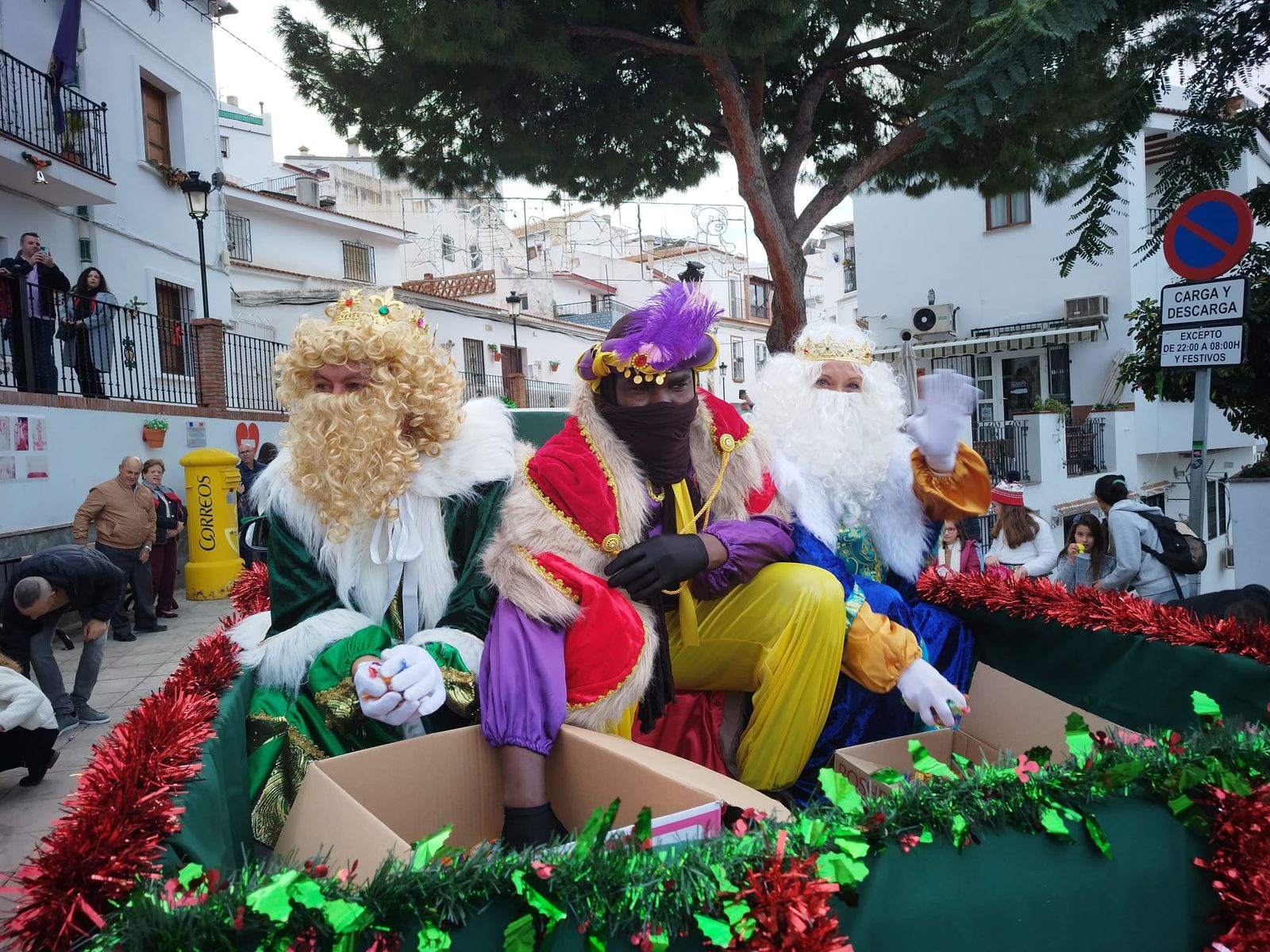 Cabalgata Reyes Magos en Iznate.jpg
