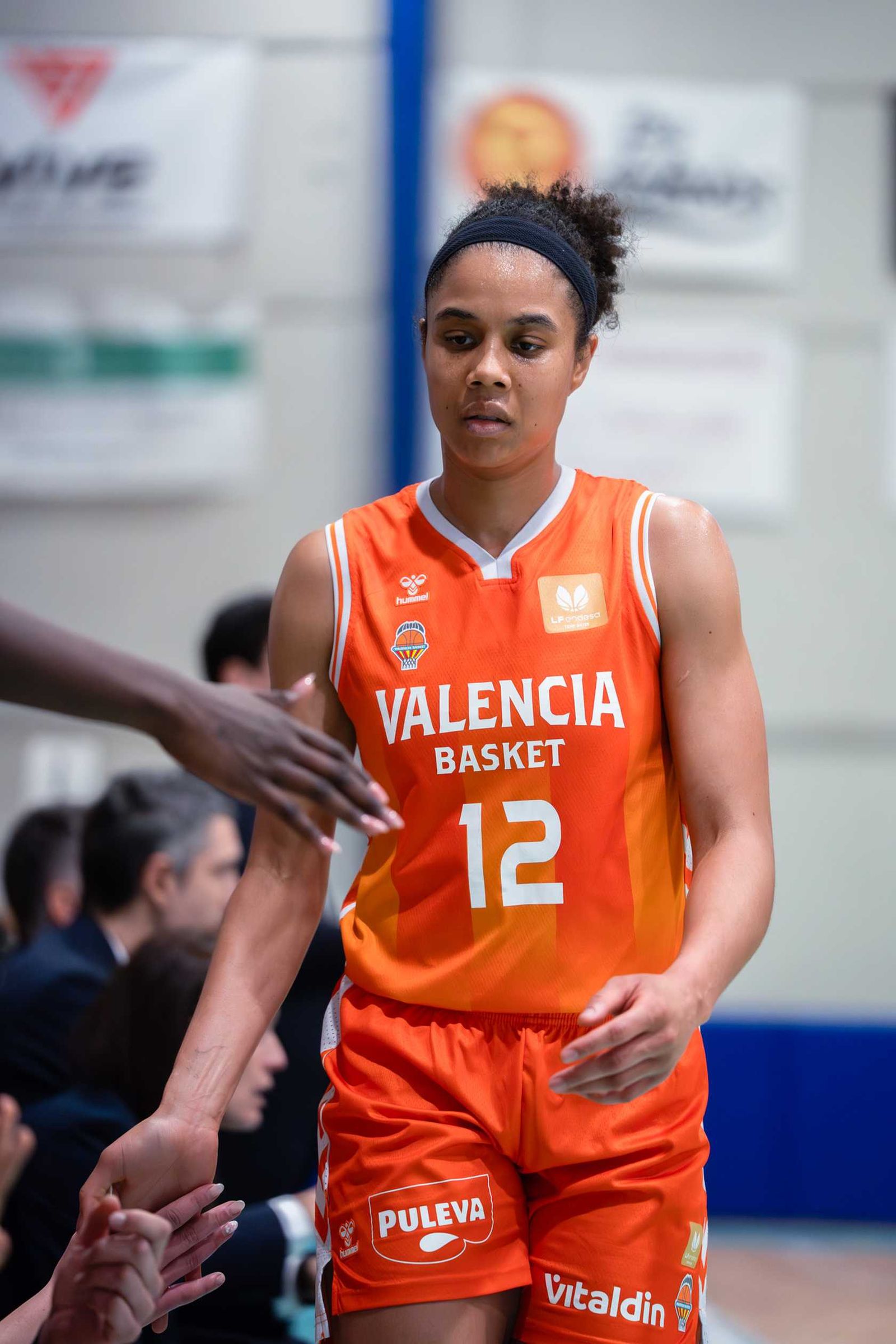 Apoteosis en Estepona; cae el campeón Valencia (67-66)