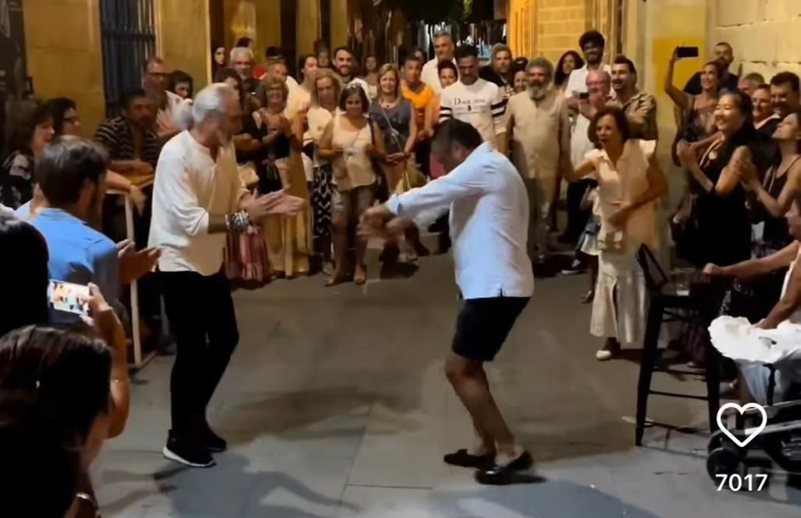 Un instante del vídeo. Un instante del vídeo.