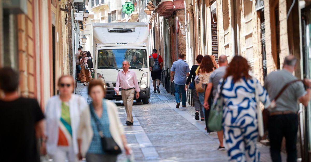 El Gobierno da un respiro a Cádiz para poner en marcha la Zona de Bajas Emisiones