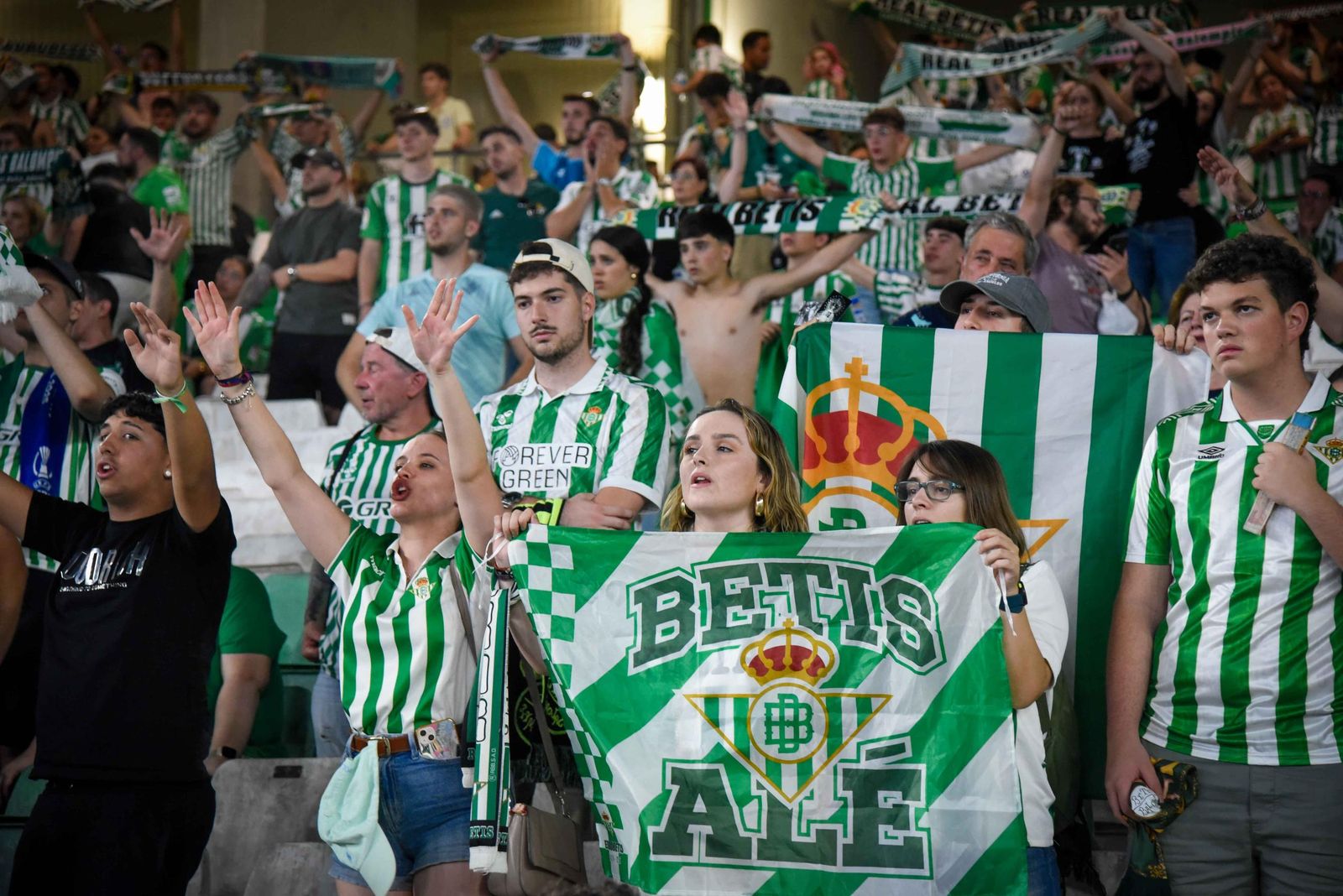 Decepción en el Estadio Benito Villamarín