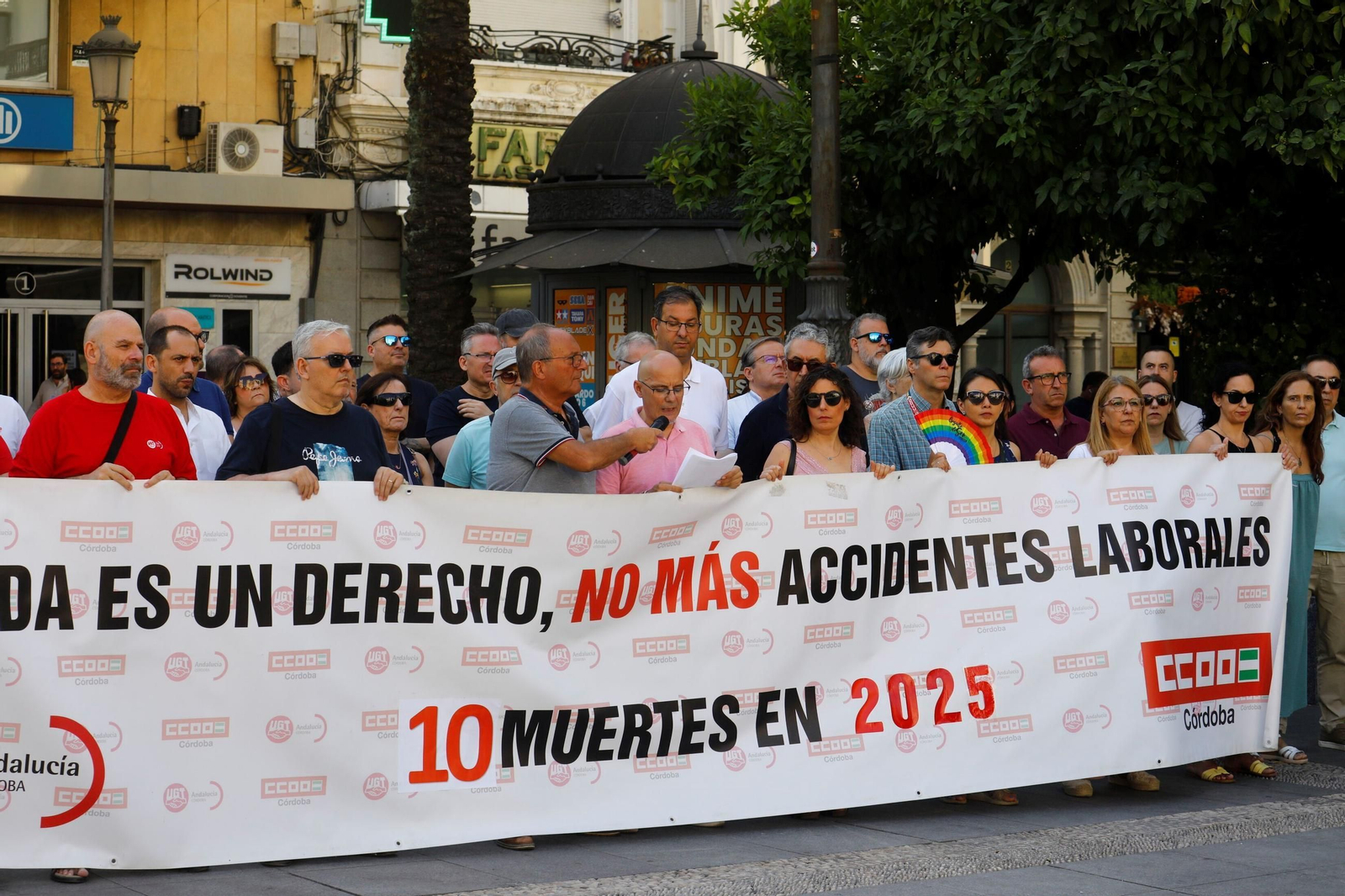 En imágenes, la concentración por los fallecidos en accidente laboral en Córdoba