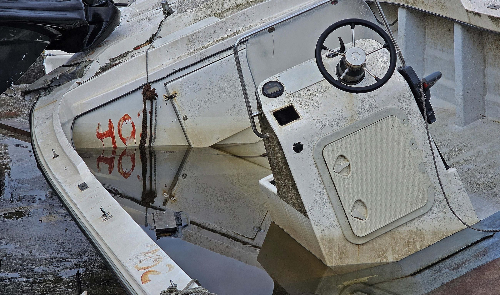 Fotos del hacinamiento de narcoembarcaciones requisadas en el Puerto de Algeciras