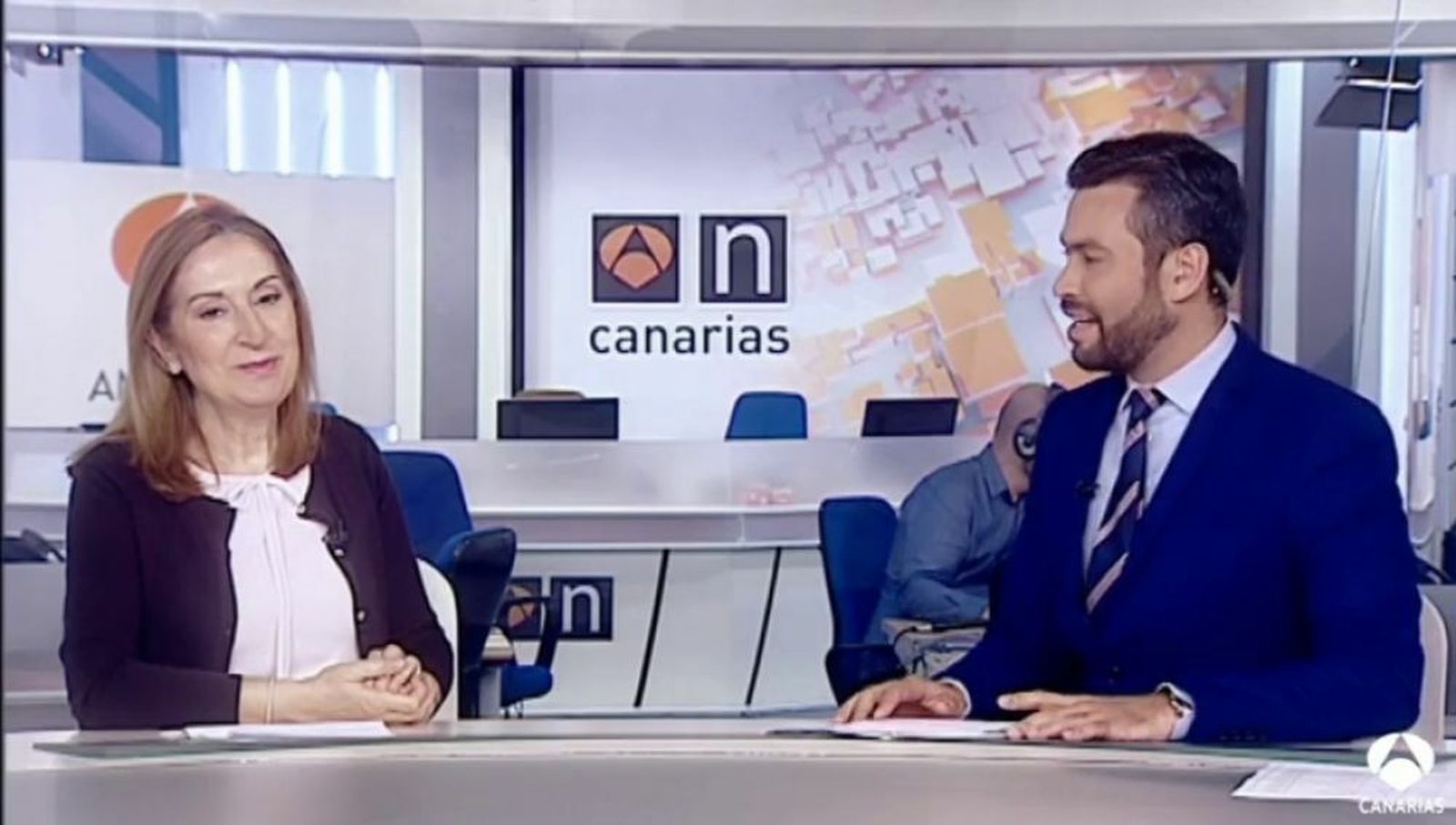 La ex presidenta del Congreso, Ana Pastor, en un informativo de Antena 3 en Canarias