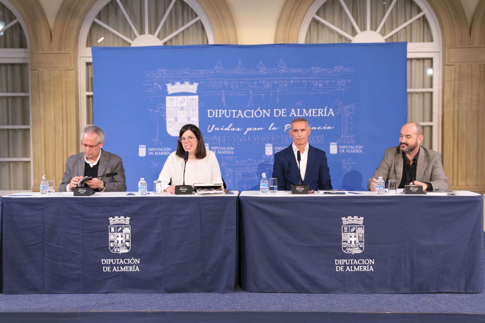 Mario Pulido, Almudena Morales, Rodrigo Valero y Blas Fuentes presentando la obra.