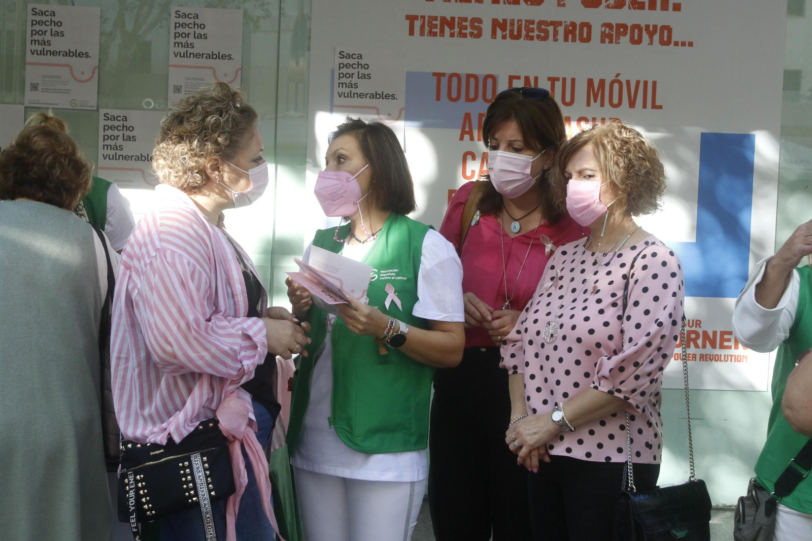 El Día Mundial de la Lucha contra el Cáncer de Mama en Córdoba, en imágenes