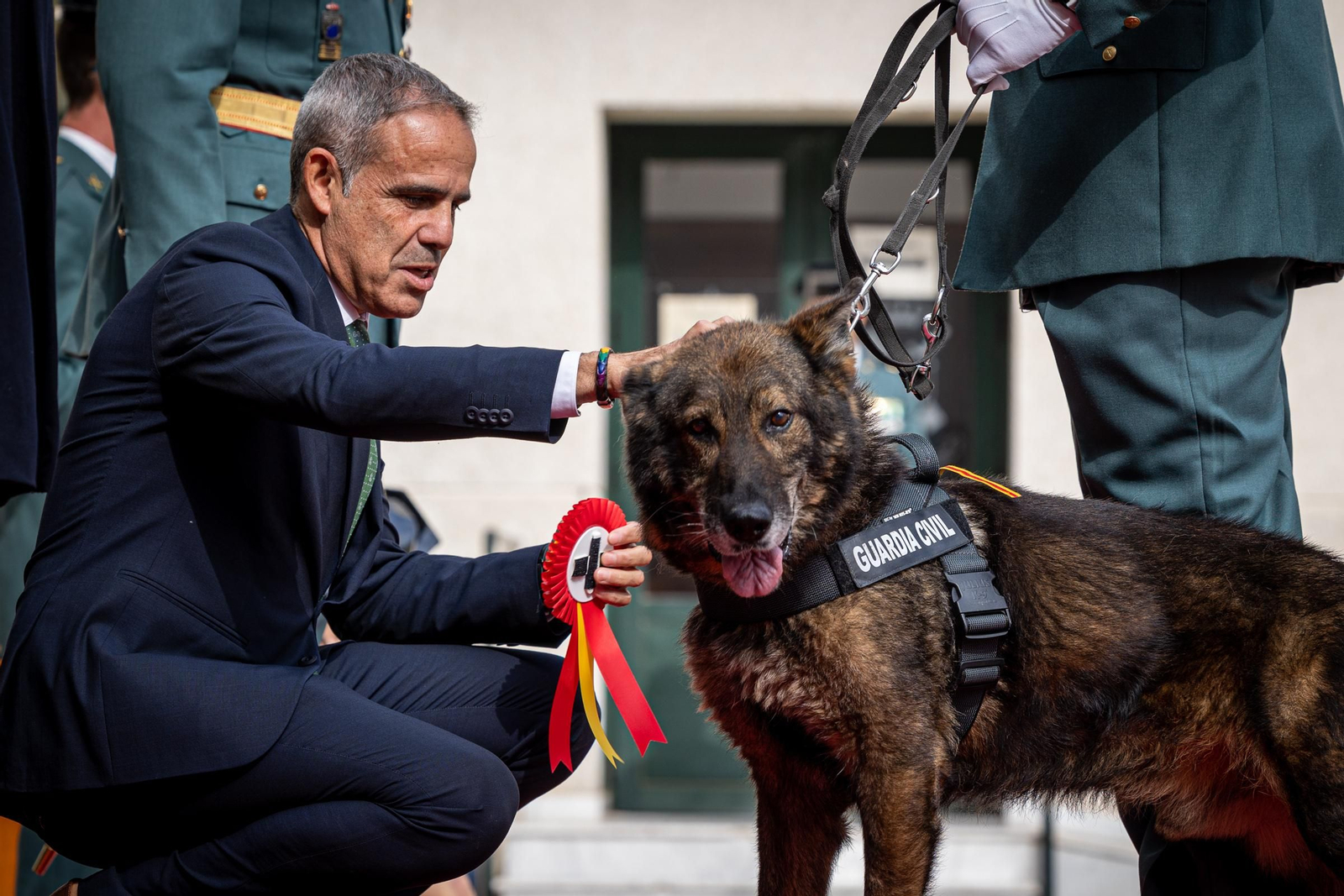 Imágenes de los actos de la Guardia Civil en Cádiz por la festividad de la Virgen del Pilar